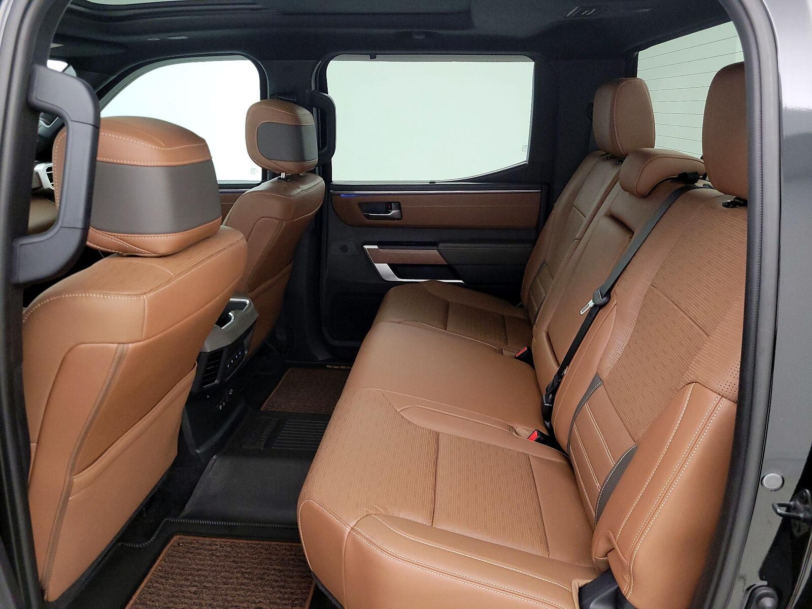 Rear A/C Seat(s)