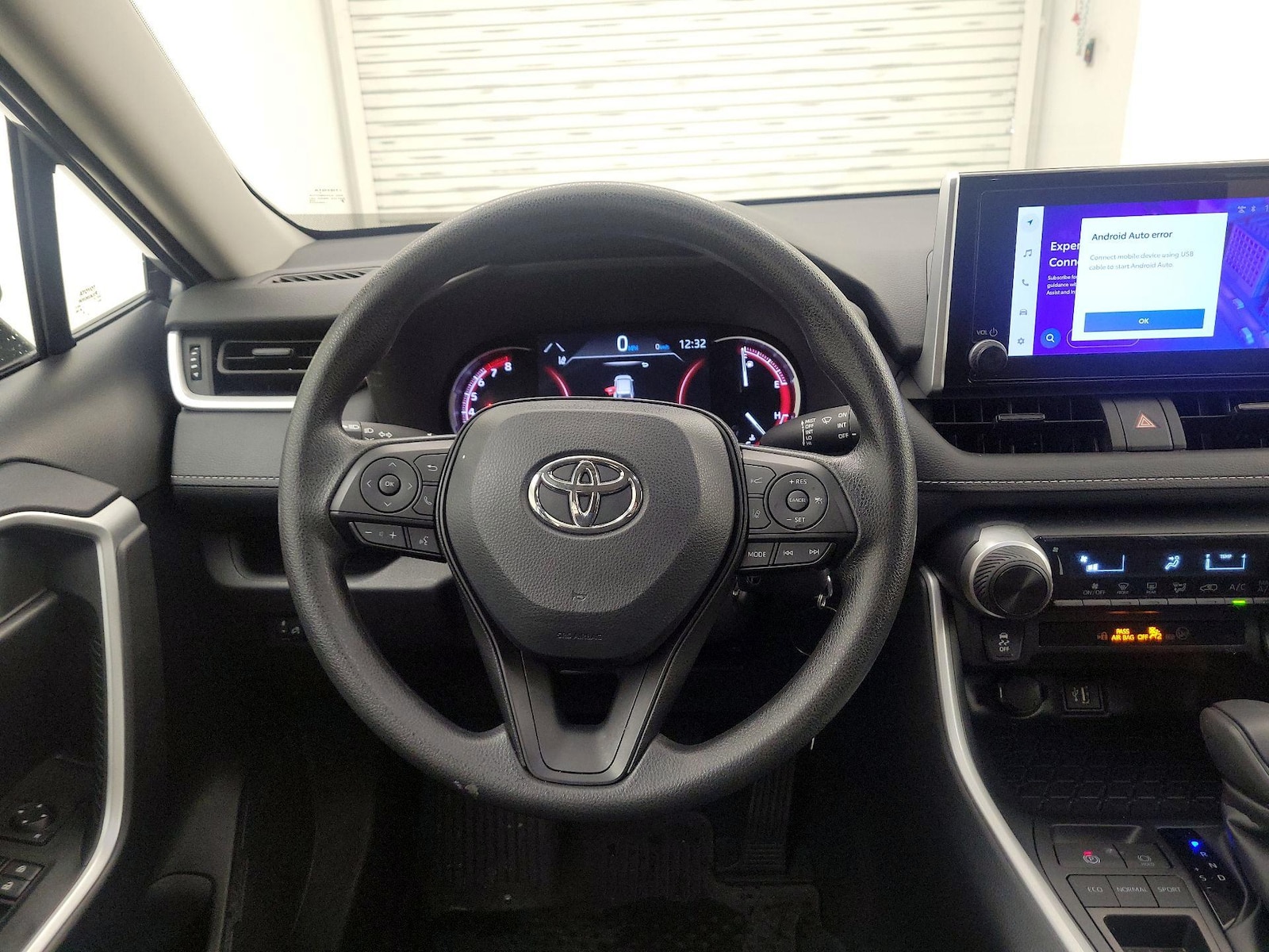 2025 Toyota RAV4 LE - Photo 11