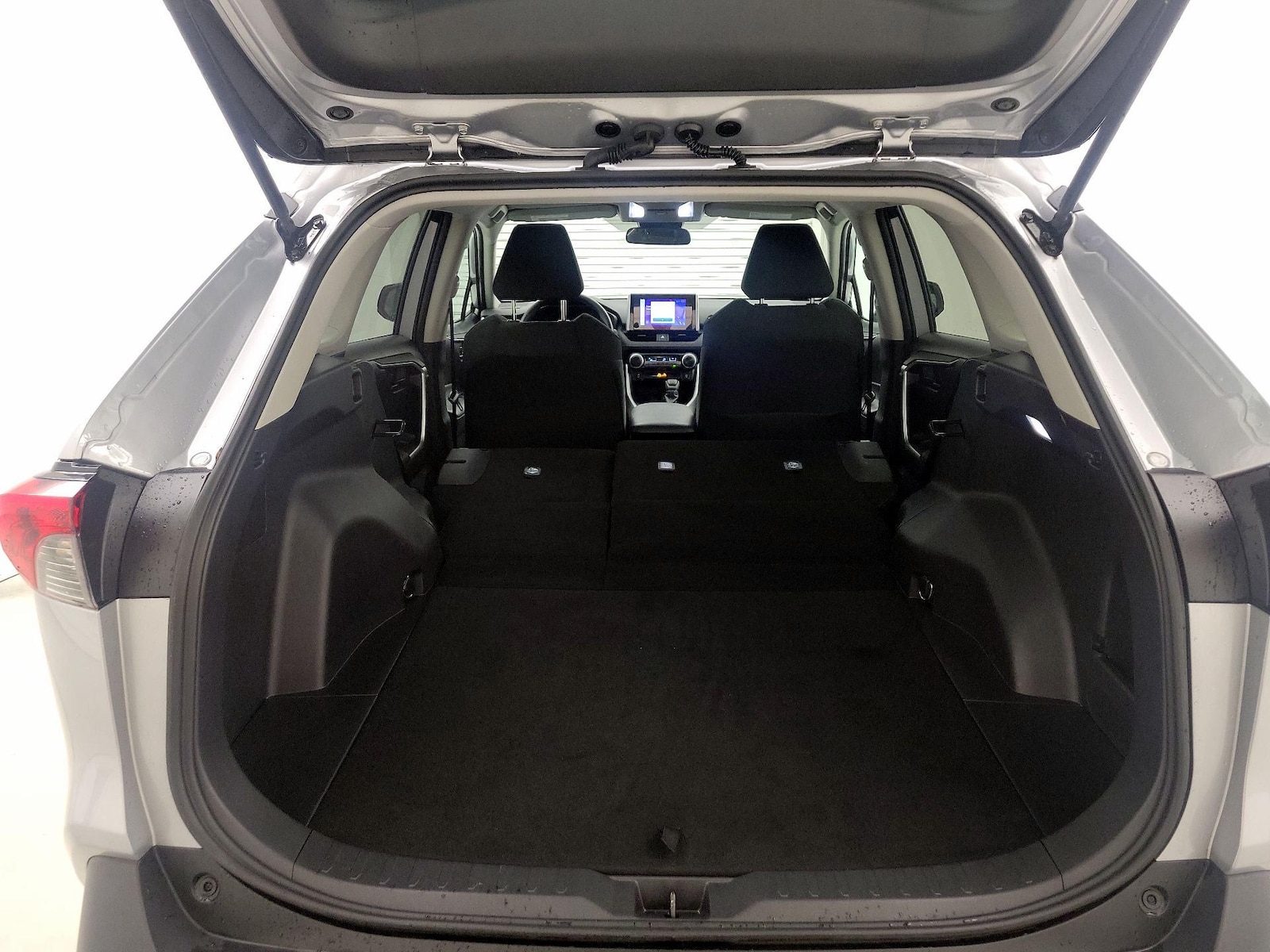 2025 Toyota RAV4 LE - Photo 22