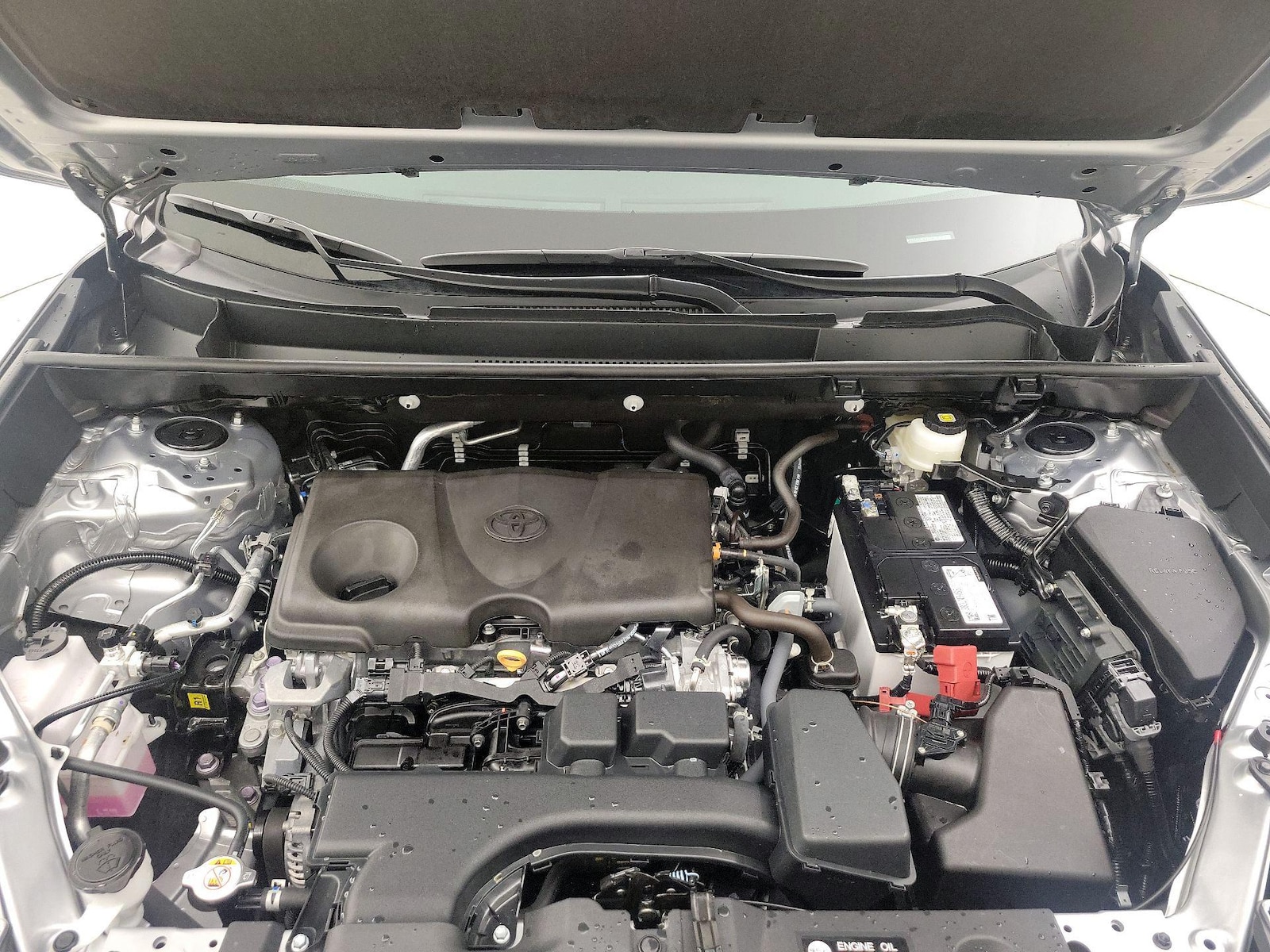 2025 Toyota RAV4 LE - Photo 23