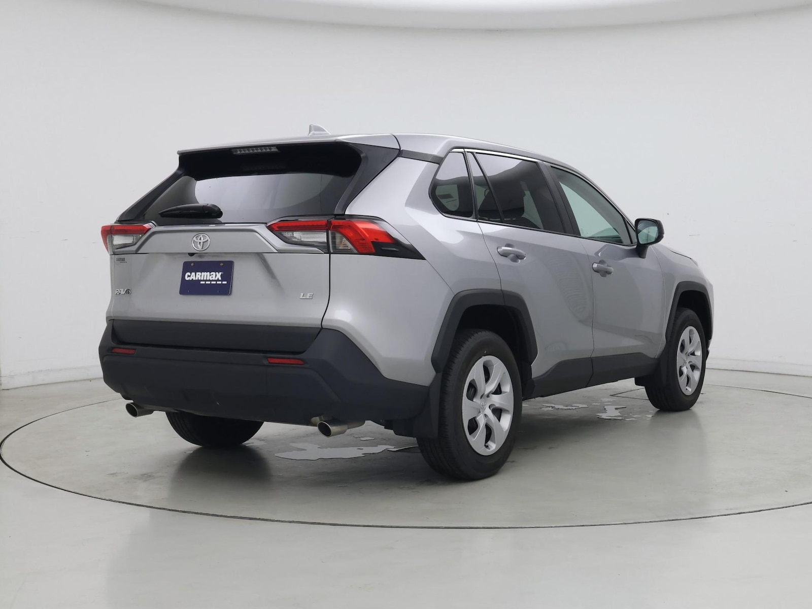 2025 Toyota RAV4 LE - Photo 9