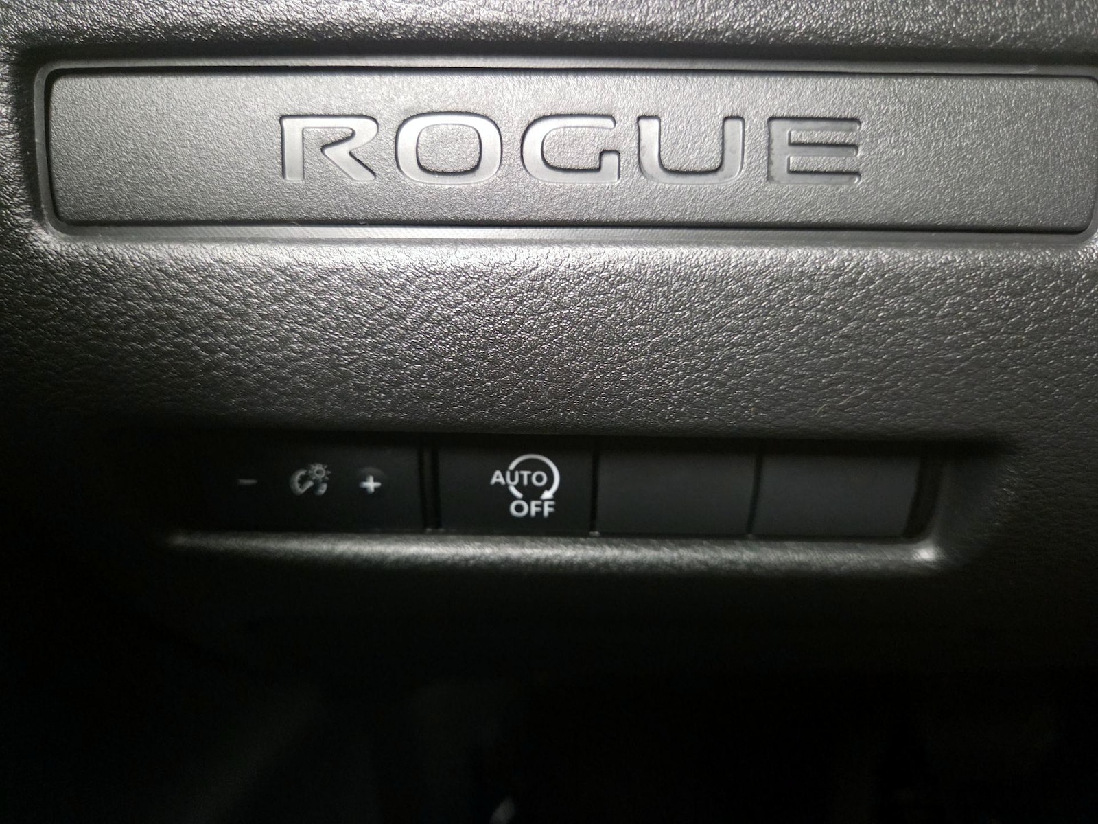 2025 Nissan Rogue S - Photo 14