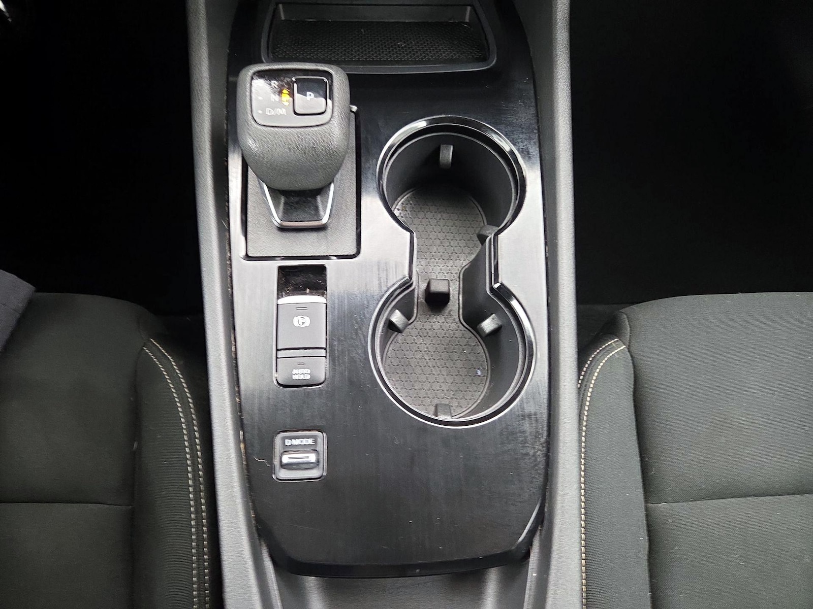 2025 Nissan Rogue S - Photo 18