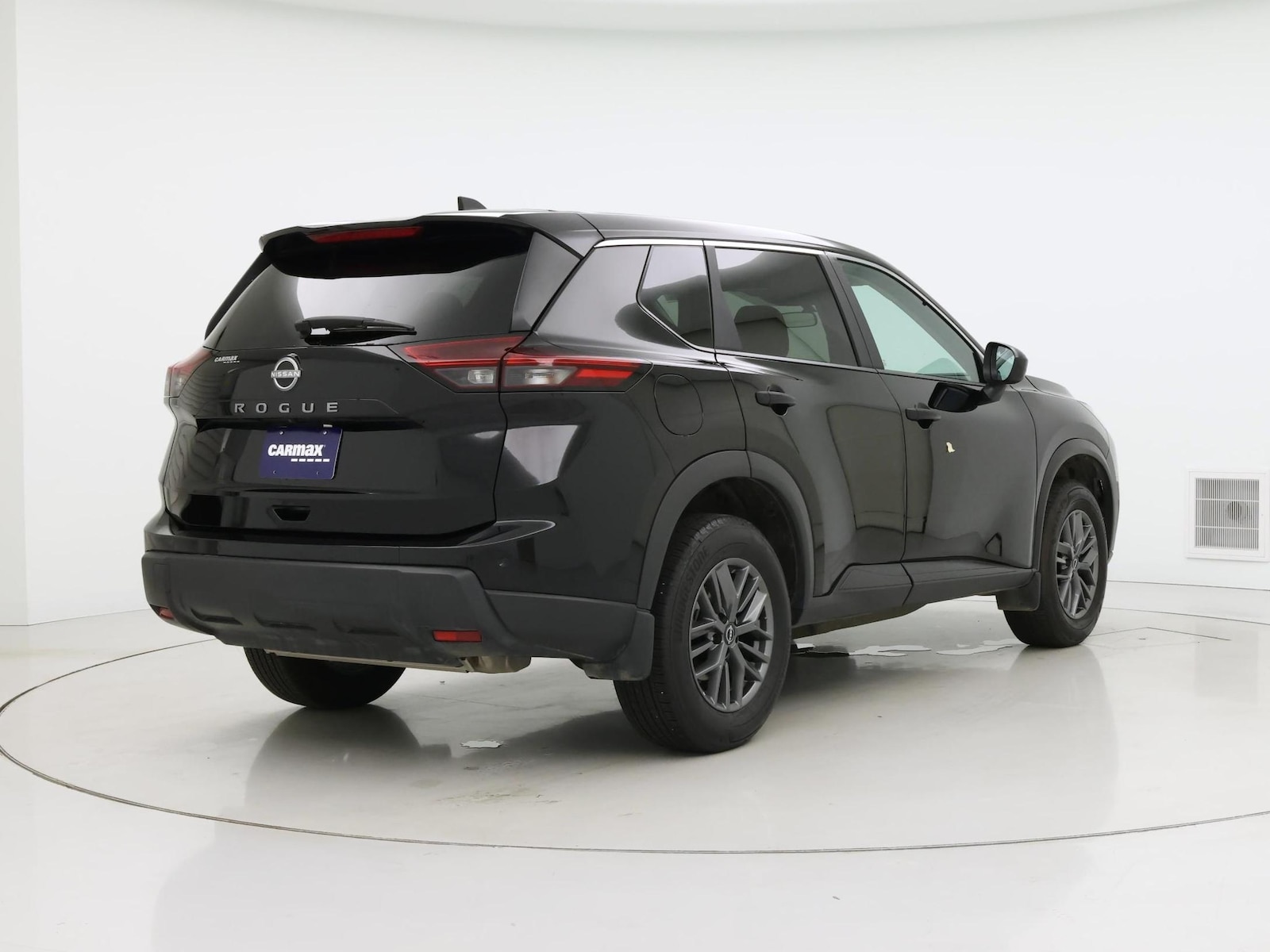 2025 Nissan Rogue S - Photo 9