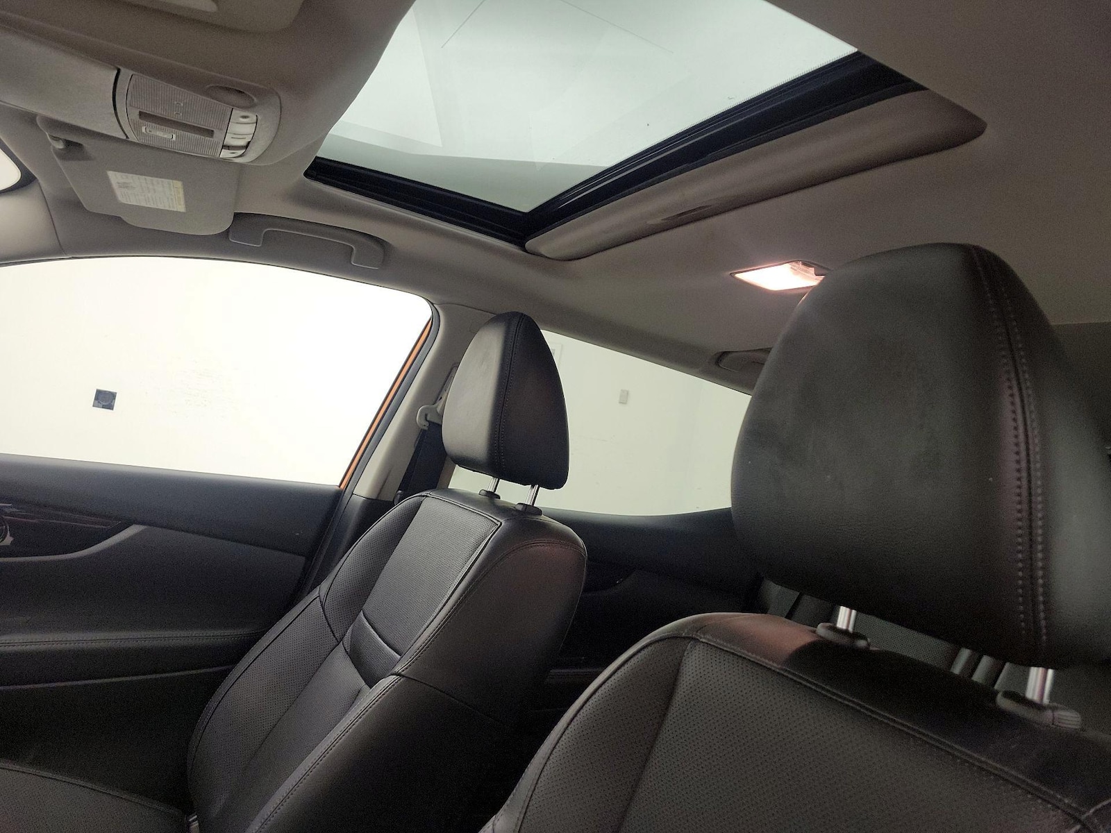 Sunroof(s) & Overhead Airbags