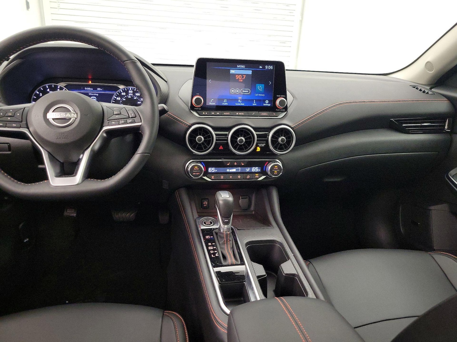 2025 Nissan Sentra SR - Photo 10