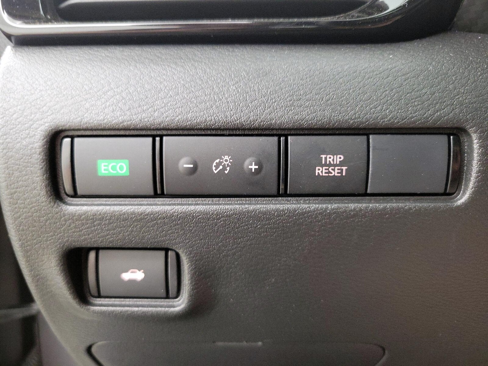 2025 Nissan Sentra SR - Photo 14