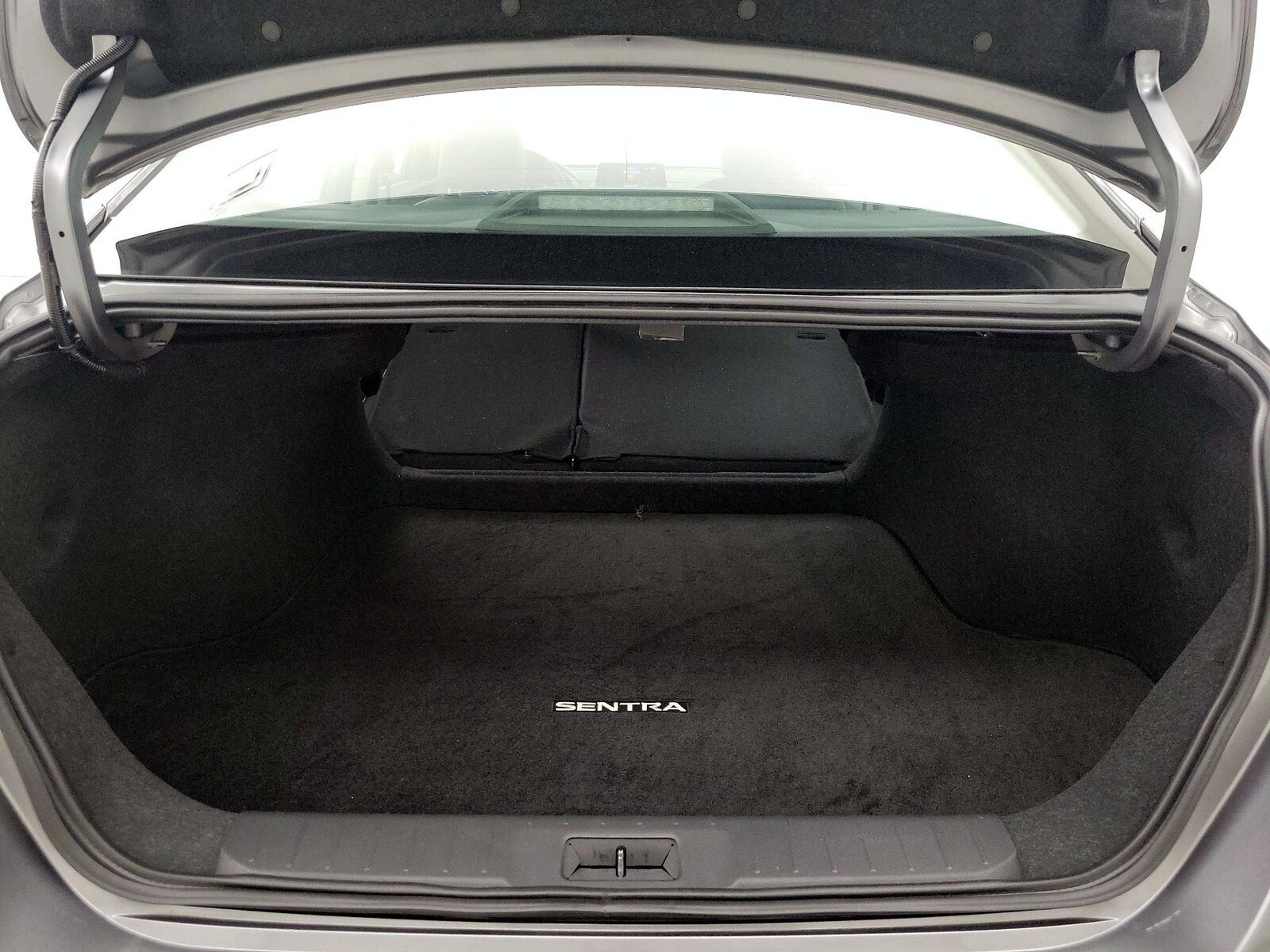 2025 Nissan Sentra SR - Photo 23