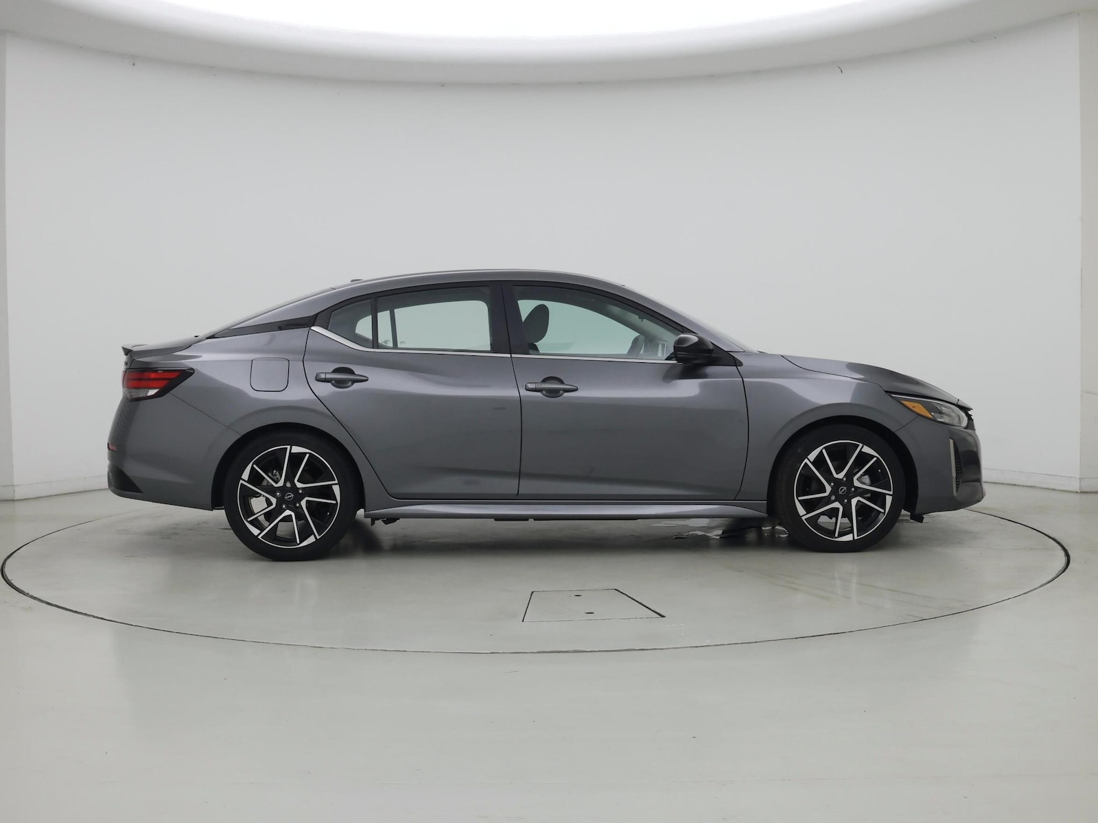 2025 Nissan Sentra SR - Photo 8