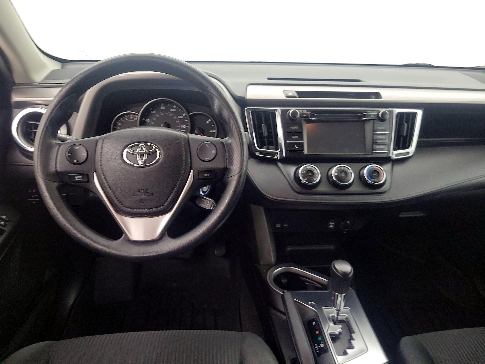 2016 Toyota RAV4 LE - Photo 11