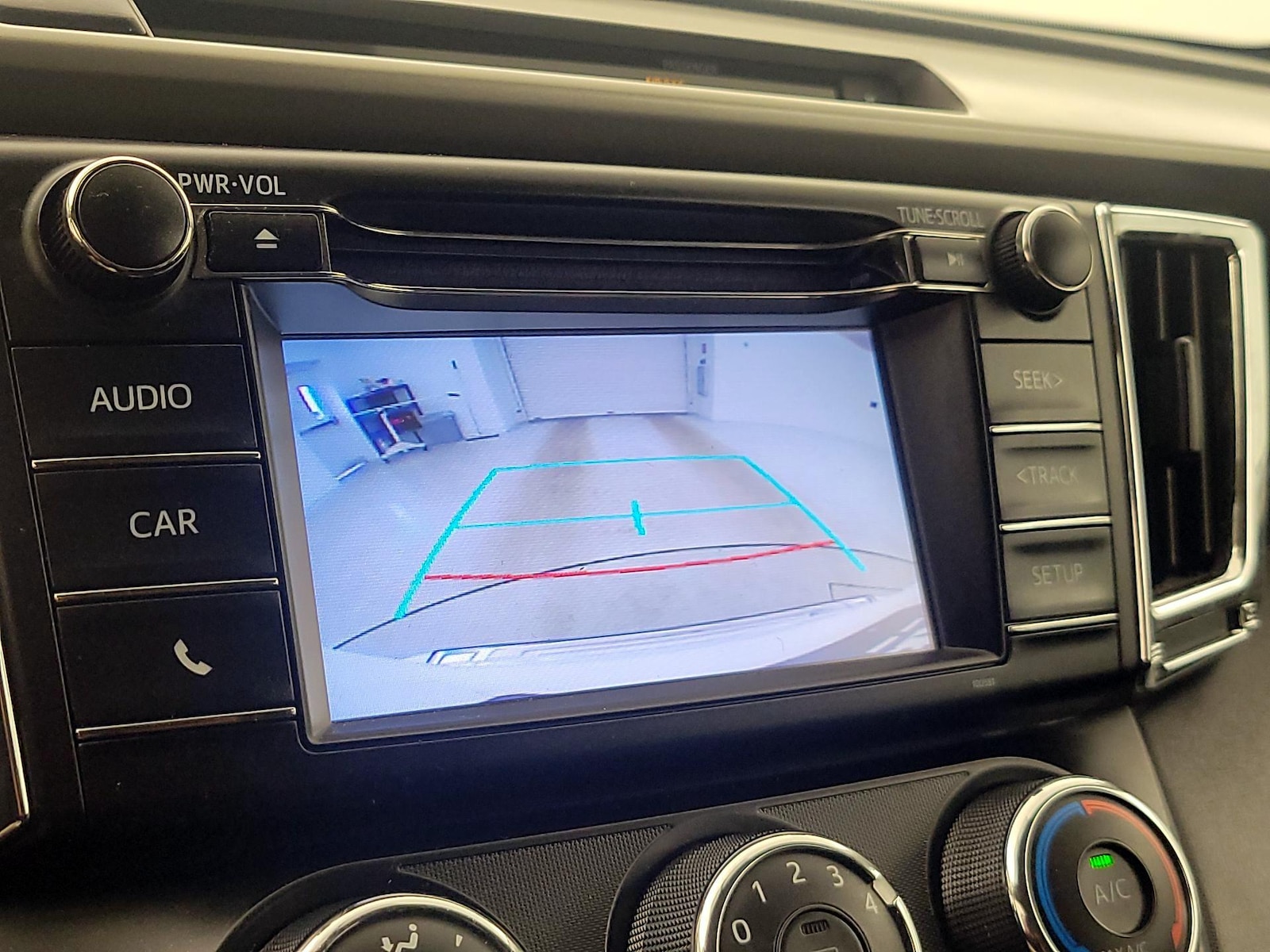 2016 Toyota RAV4 LE - Photo 15