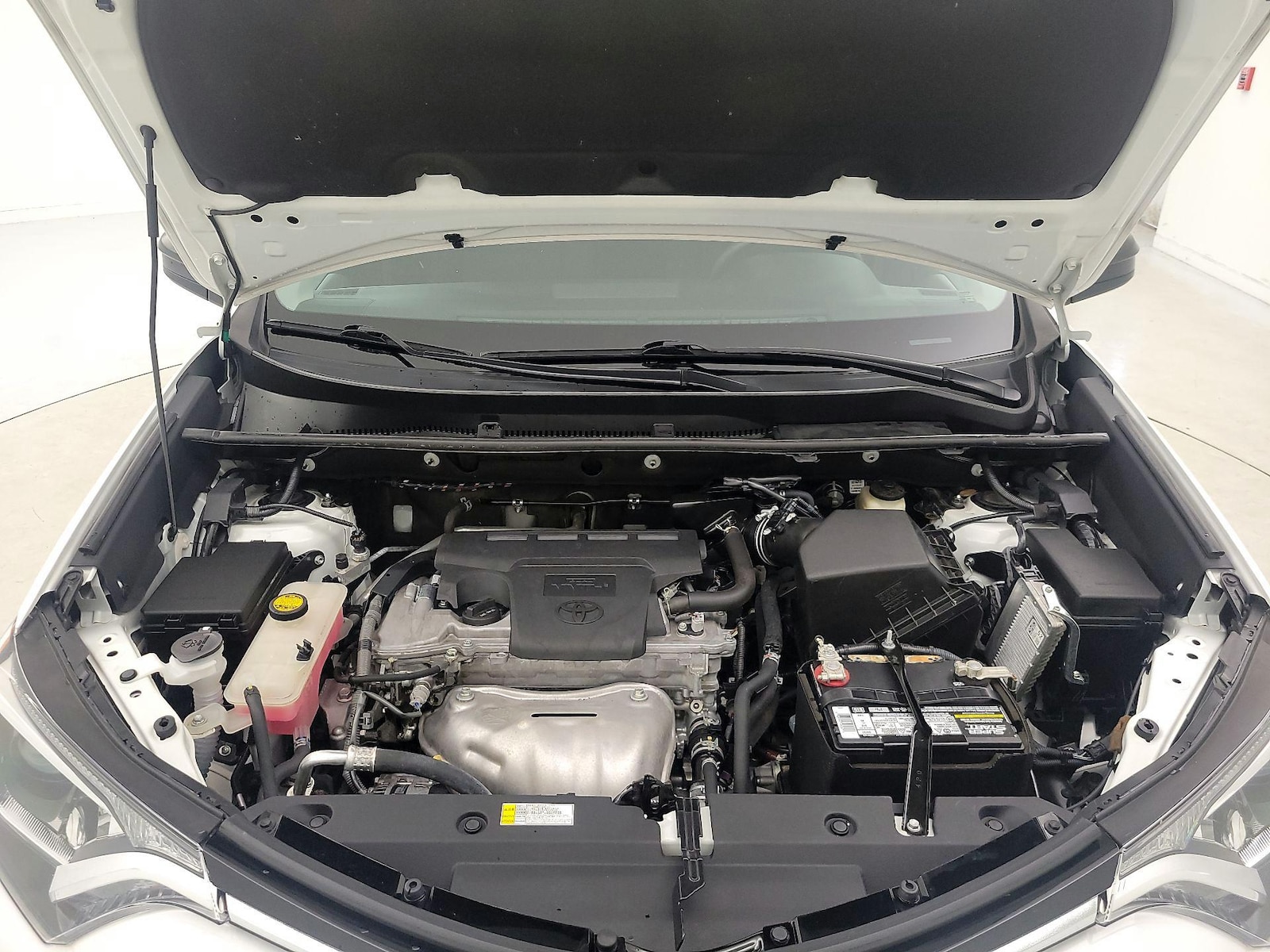 2016 Toyota RAV4 LE - Photo 22
