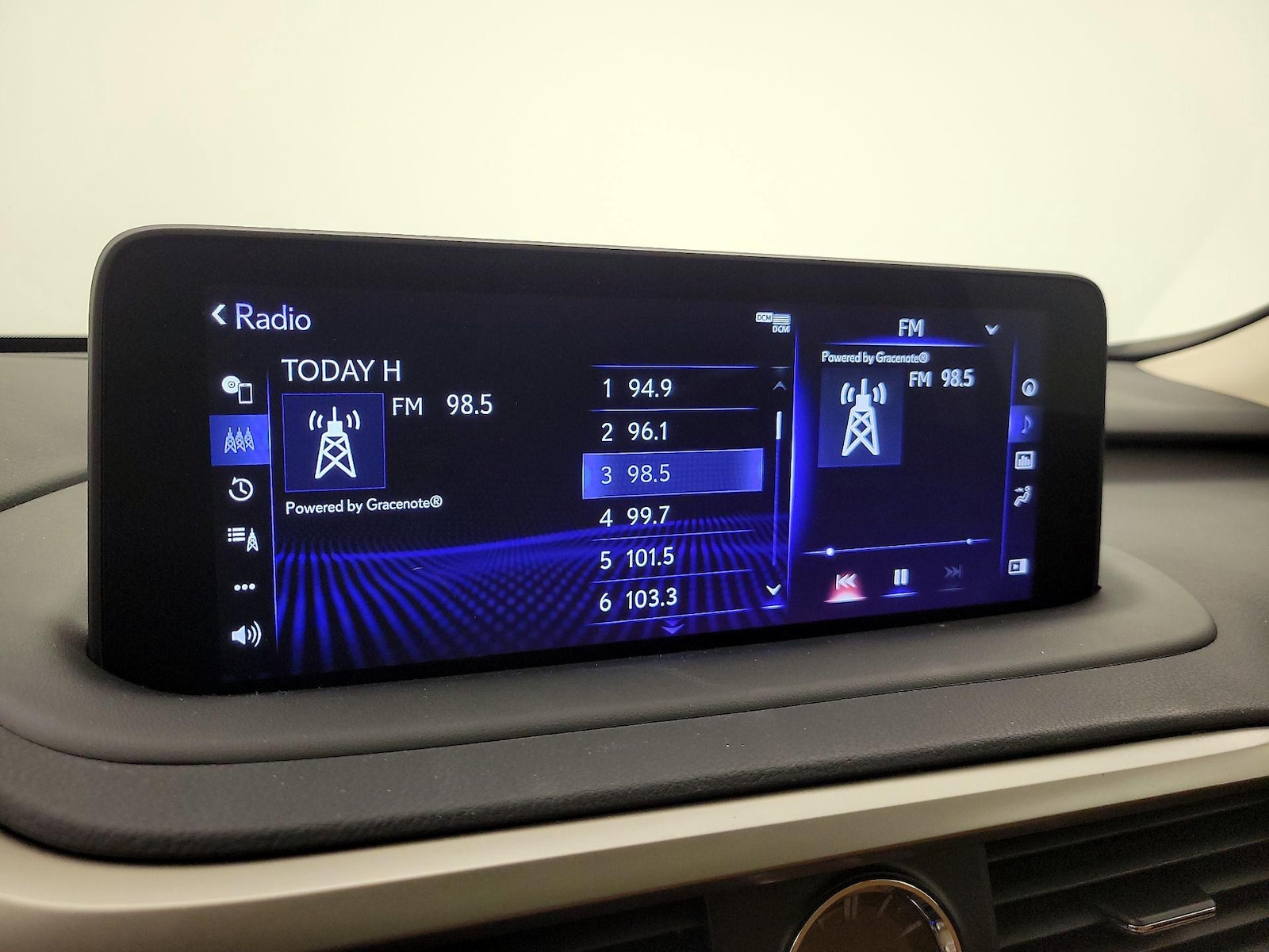 2022 Lexus RX 350 - Photo 17