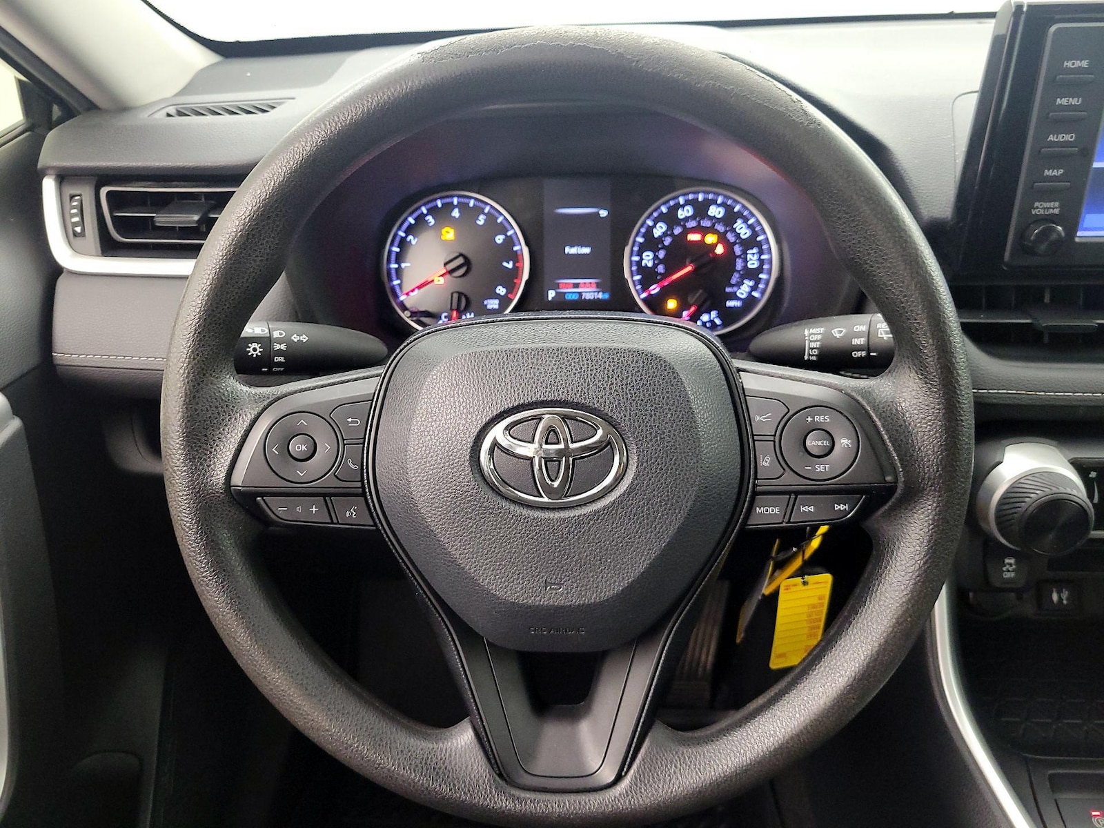 2019 Toyota RAV4 LE - Photo 11