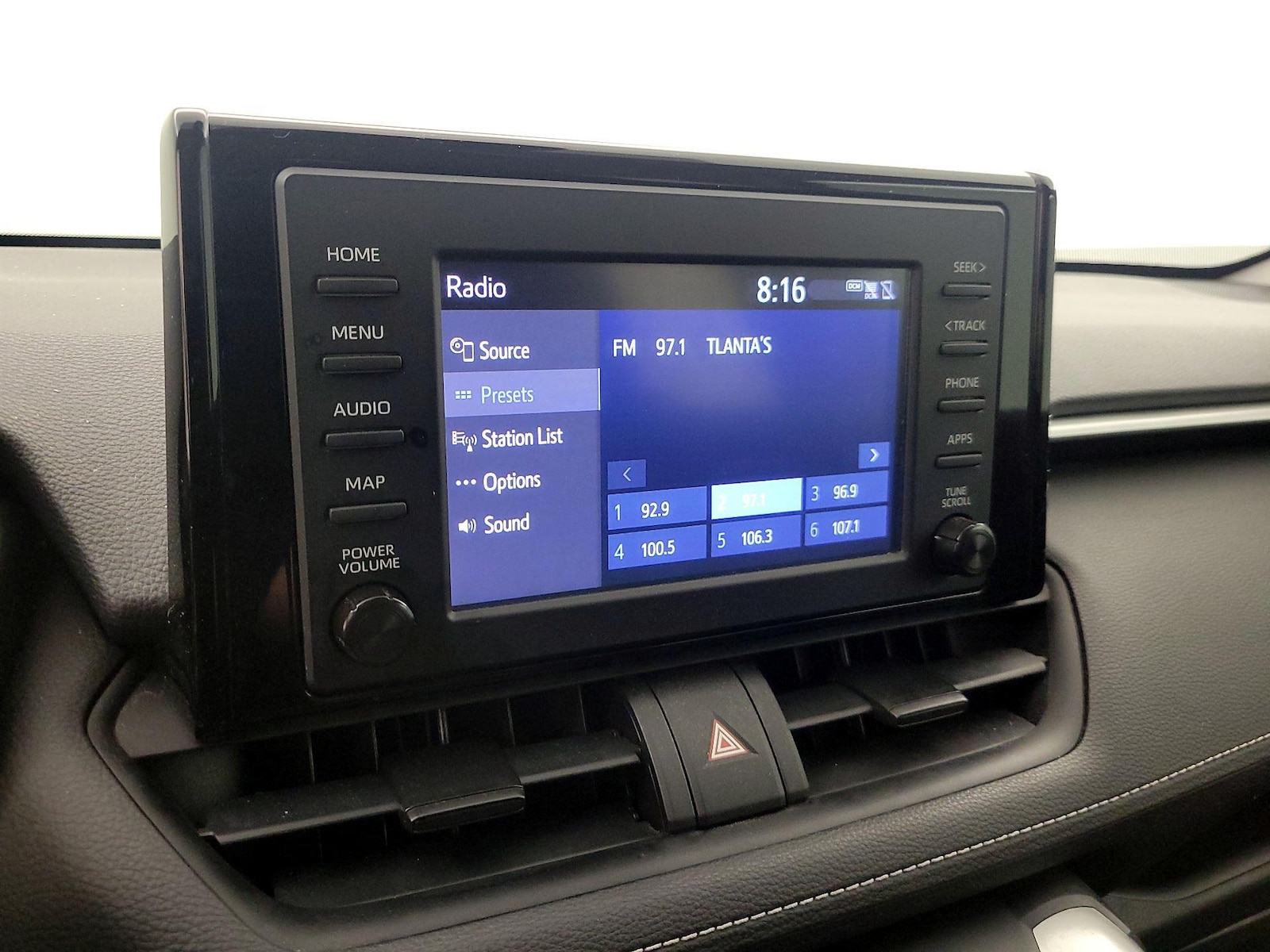 2019 Toyota RAV4 LE - Photo 17