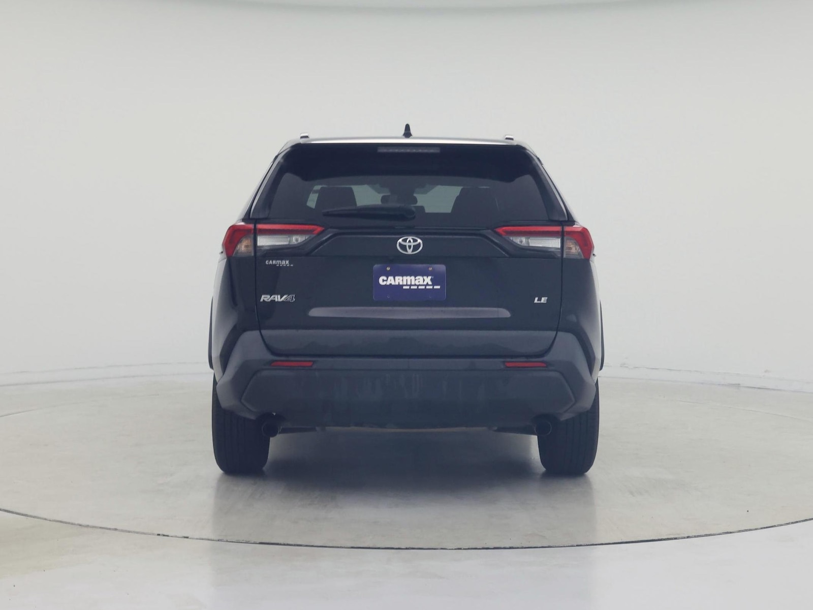 2019 Toyota RAV4 LE - Photo 7