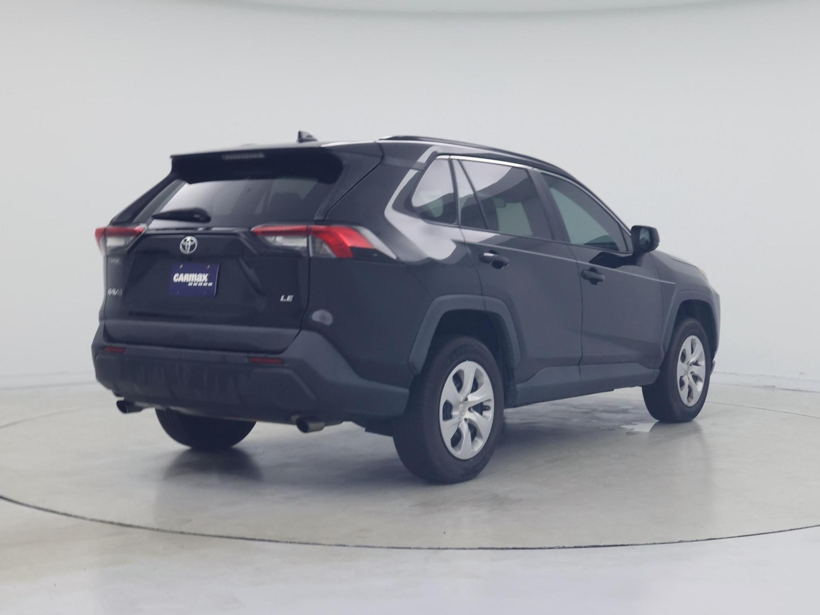 2019 Toyota RAV4 LE - Photo 9