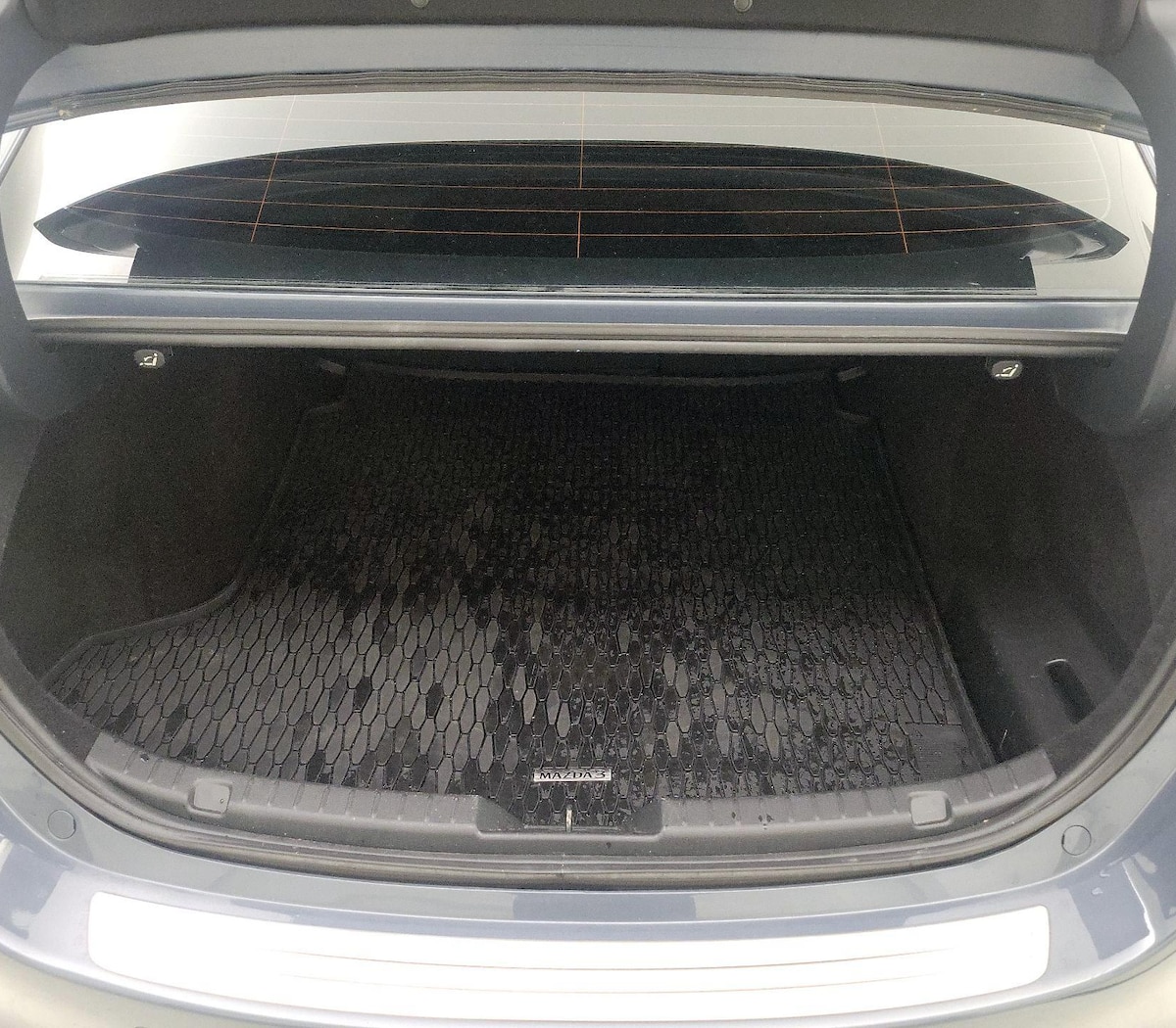 Trunk/Cargo (Seats Up)