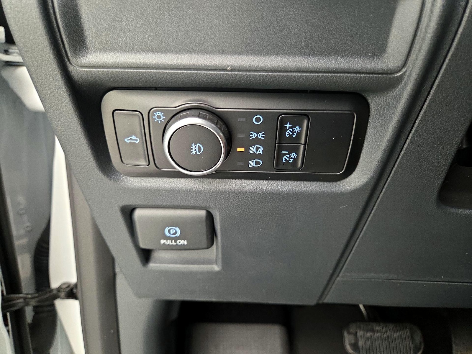 2024 Ford F-150 STX - Photo 14