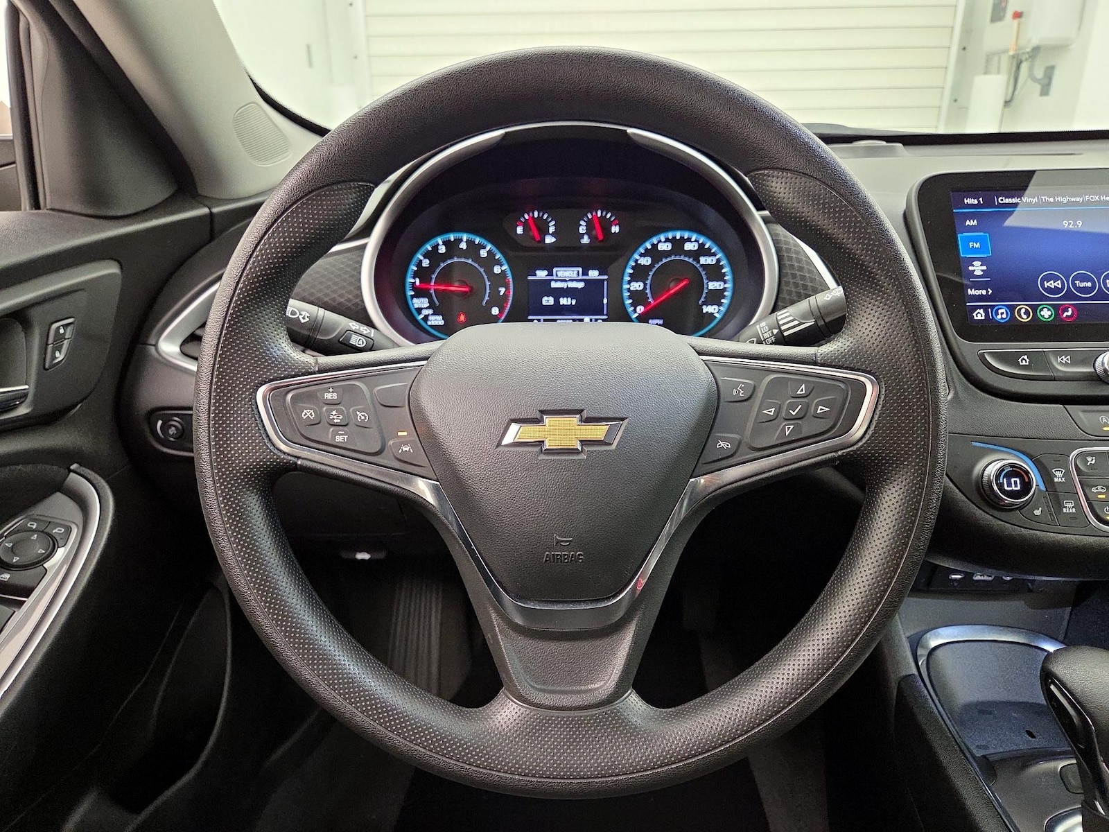 2024 Chevrolet Malibu 1LT - Photo 11