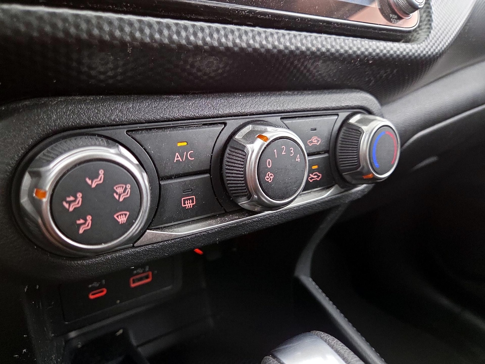 2024 Nissan Kicks SV - Photo 16