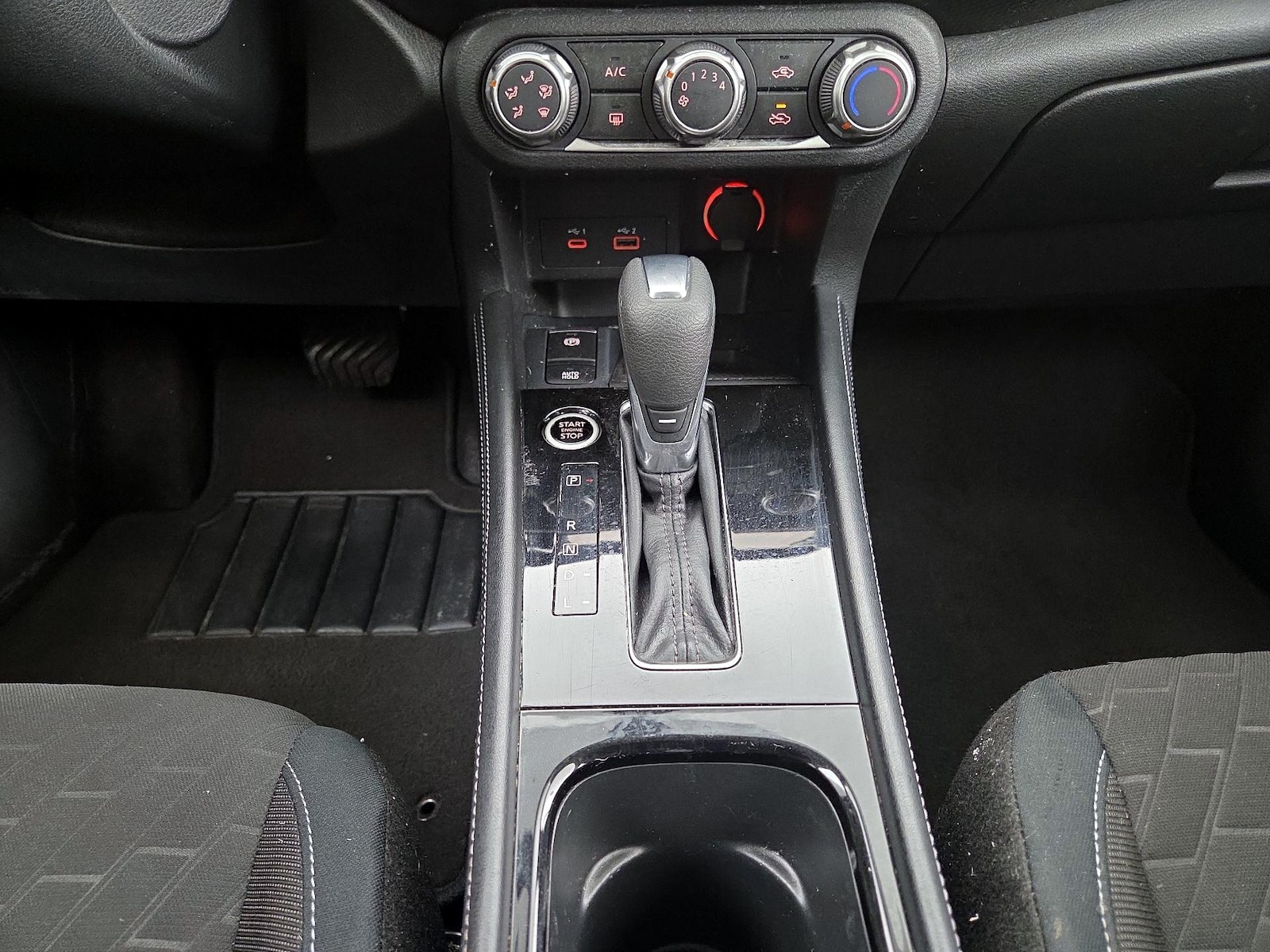 2024 Nissan Kicks SV - Photo 17
