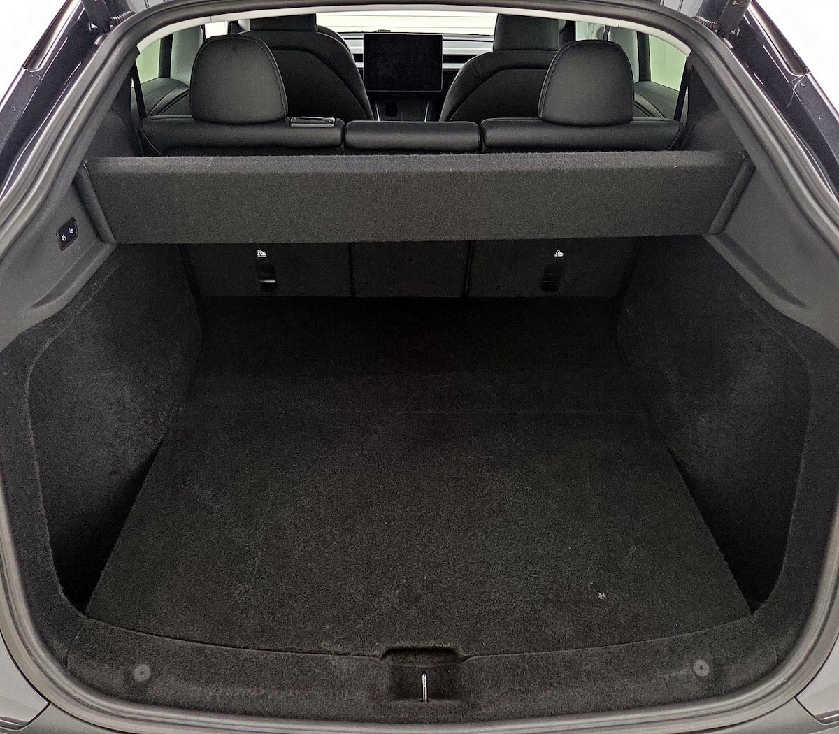 Trunk/Cargo (Seats Up)