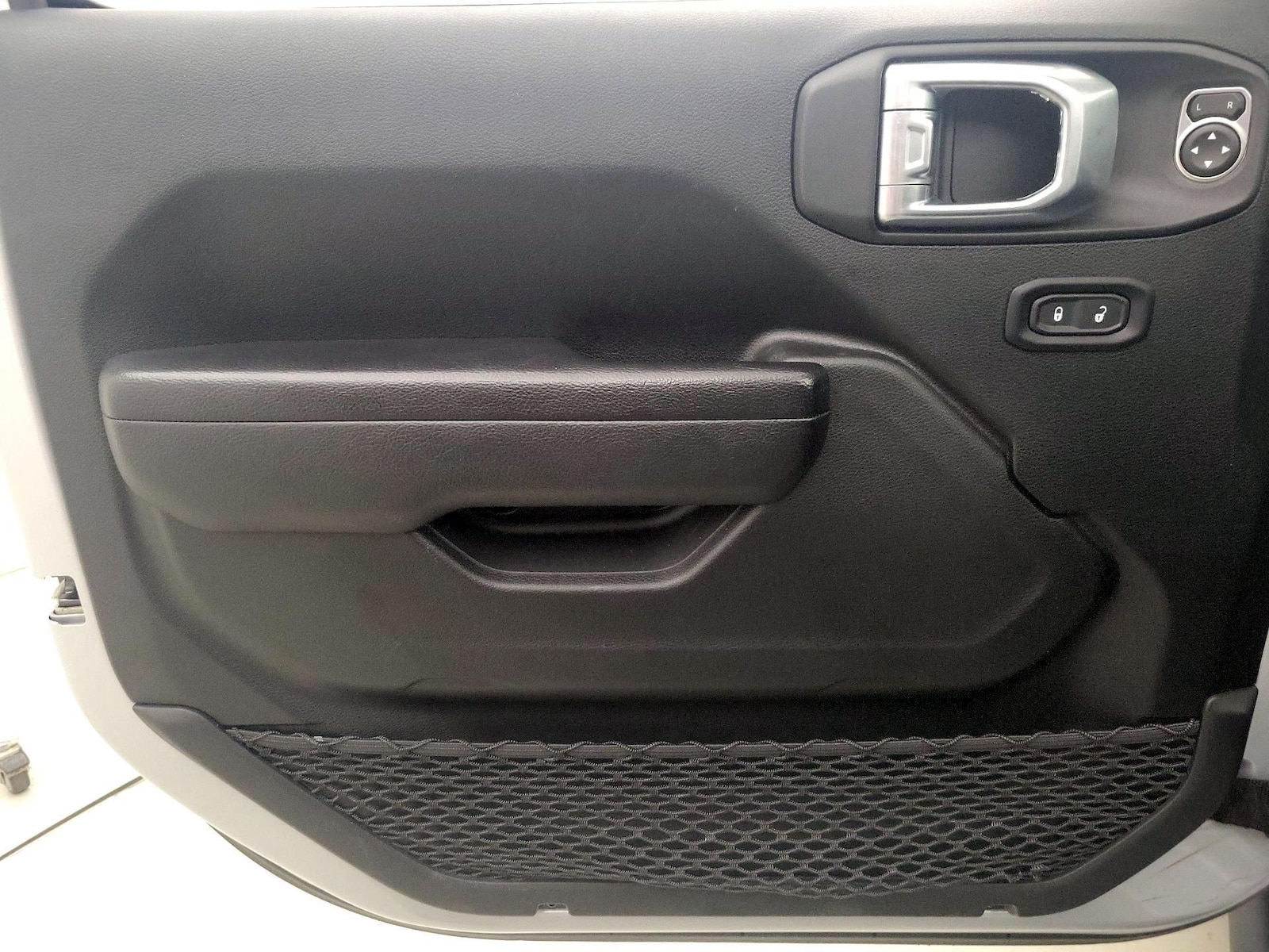 2023 Jeep Wrangler 4-Door Sport S - Photo 13