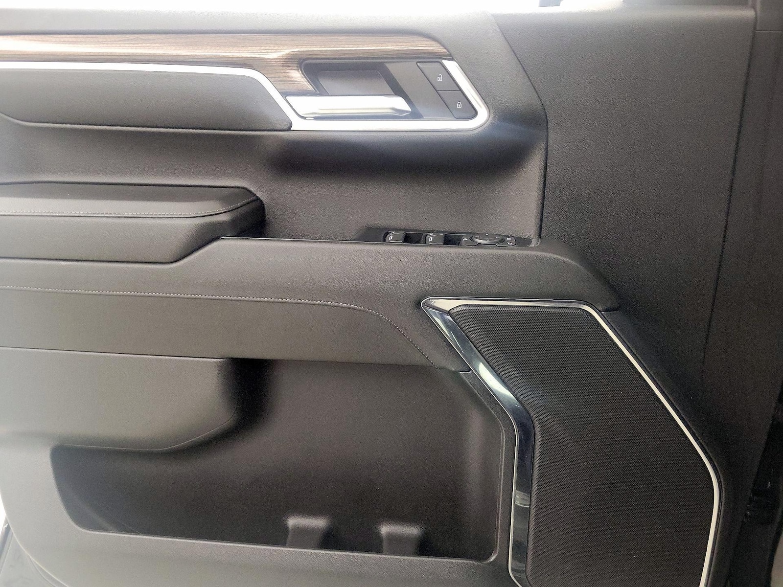 2024 Chevrolet Silverado 1500 LT - Photo 13