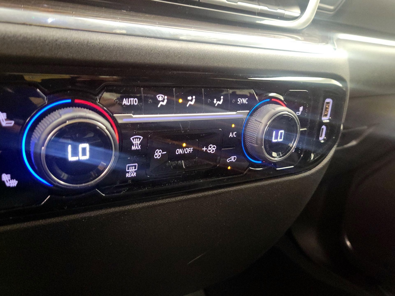2024 Chevrolet Silverado 1500 LT - Photo 18