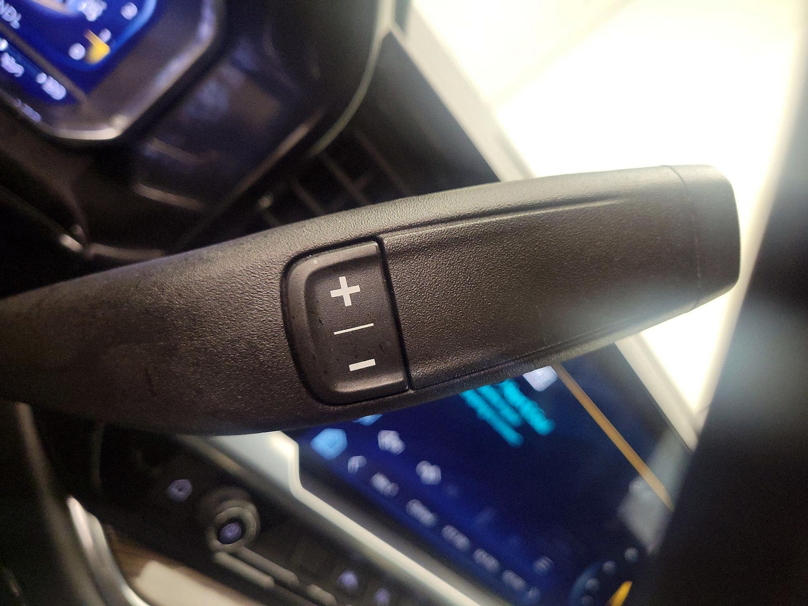 2024 Chevrolet Silverado 1500 LT - Photo 19