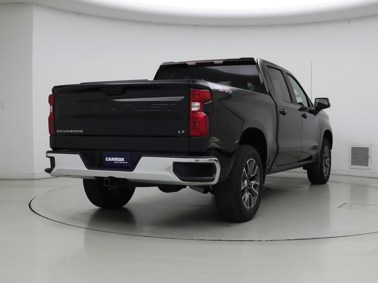 2024 Chevrolet Silverado 1500 LT - Photo 9