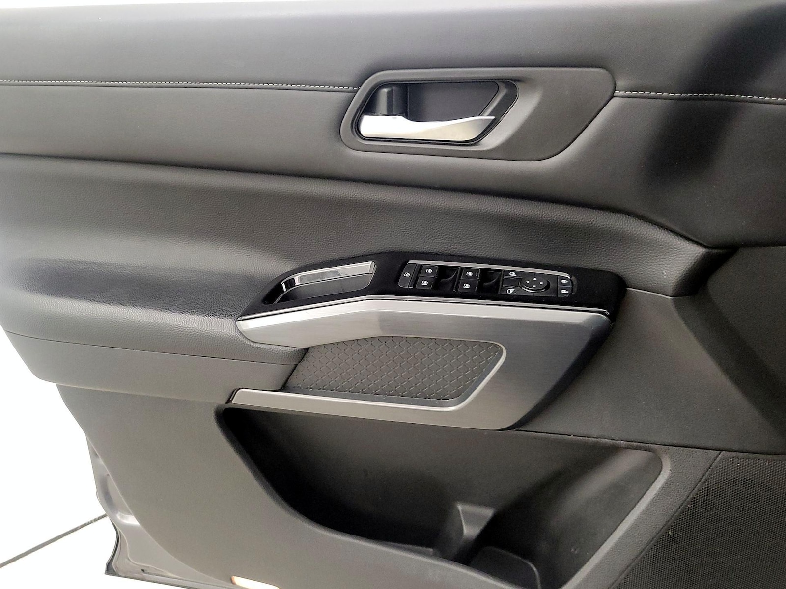 2022 Nissan Pathfinder SL - Photo 13