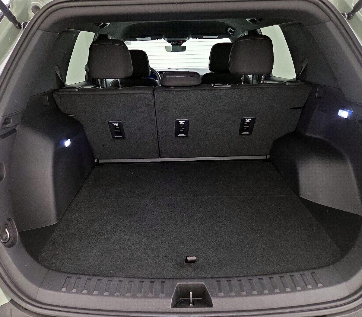 Trunk/Cargo (Seats Up)