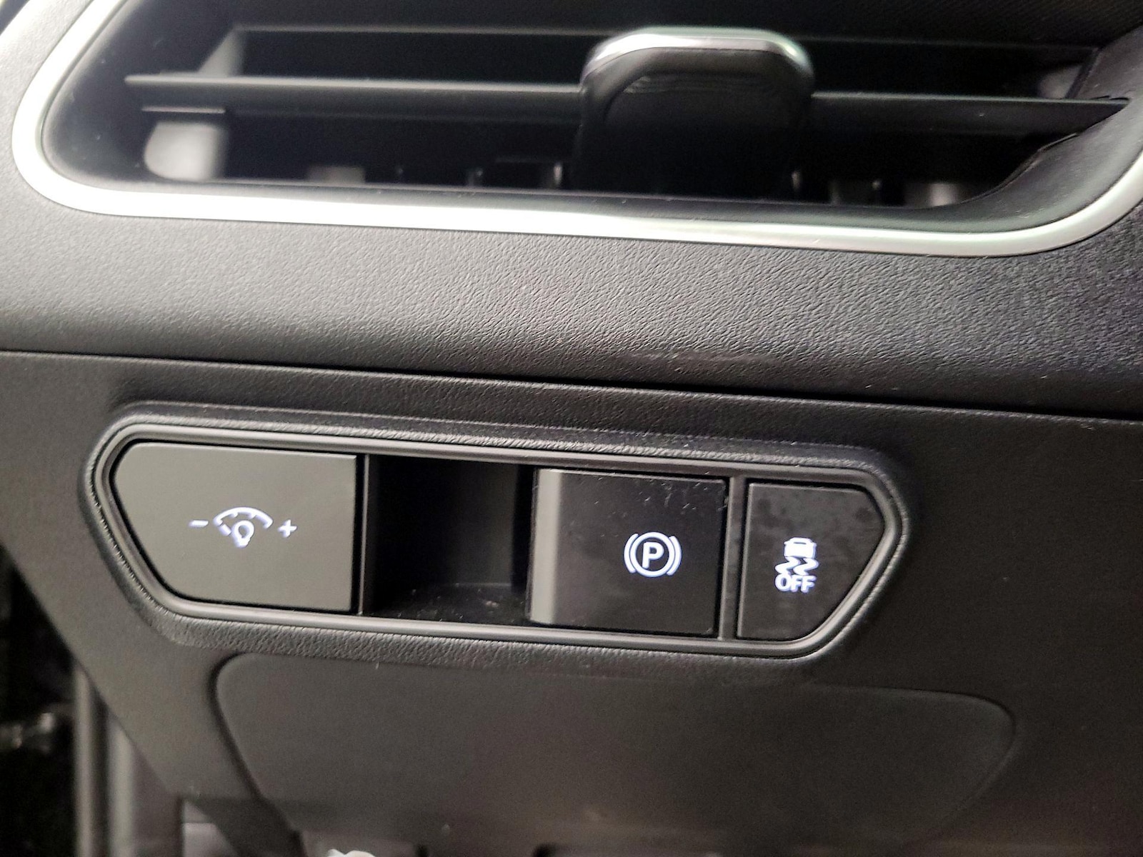 2025 Kia K4 LX - Photo 13