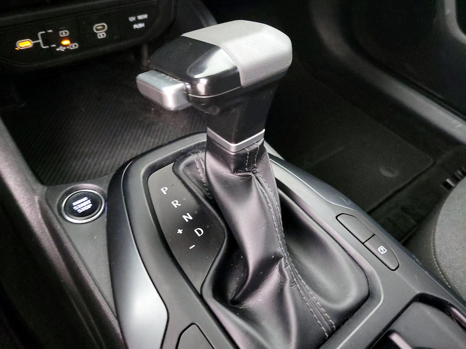 2025 Kia K4 LX - Photo 17