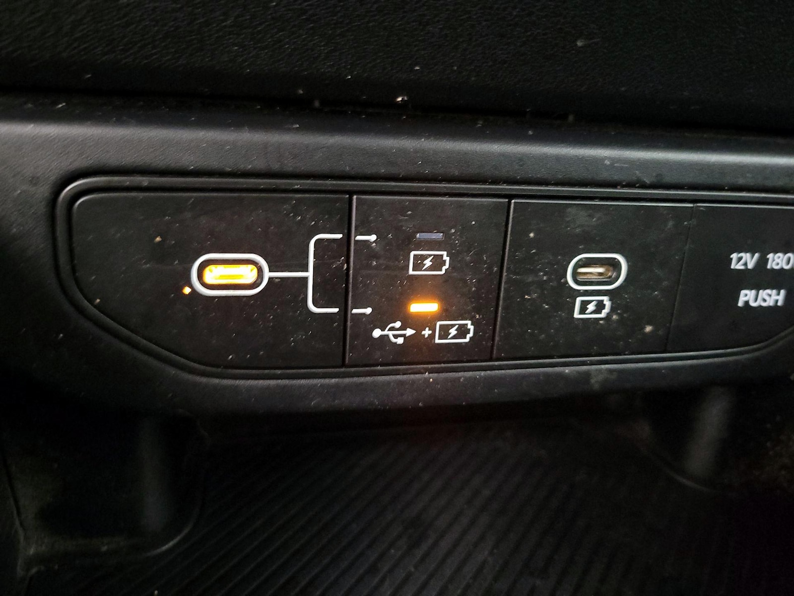 2025 Kia K4 LX - Photo 18