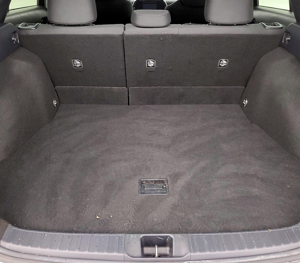 Trunk/Cargo (Seats Up)
