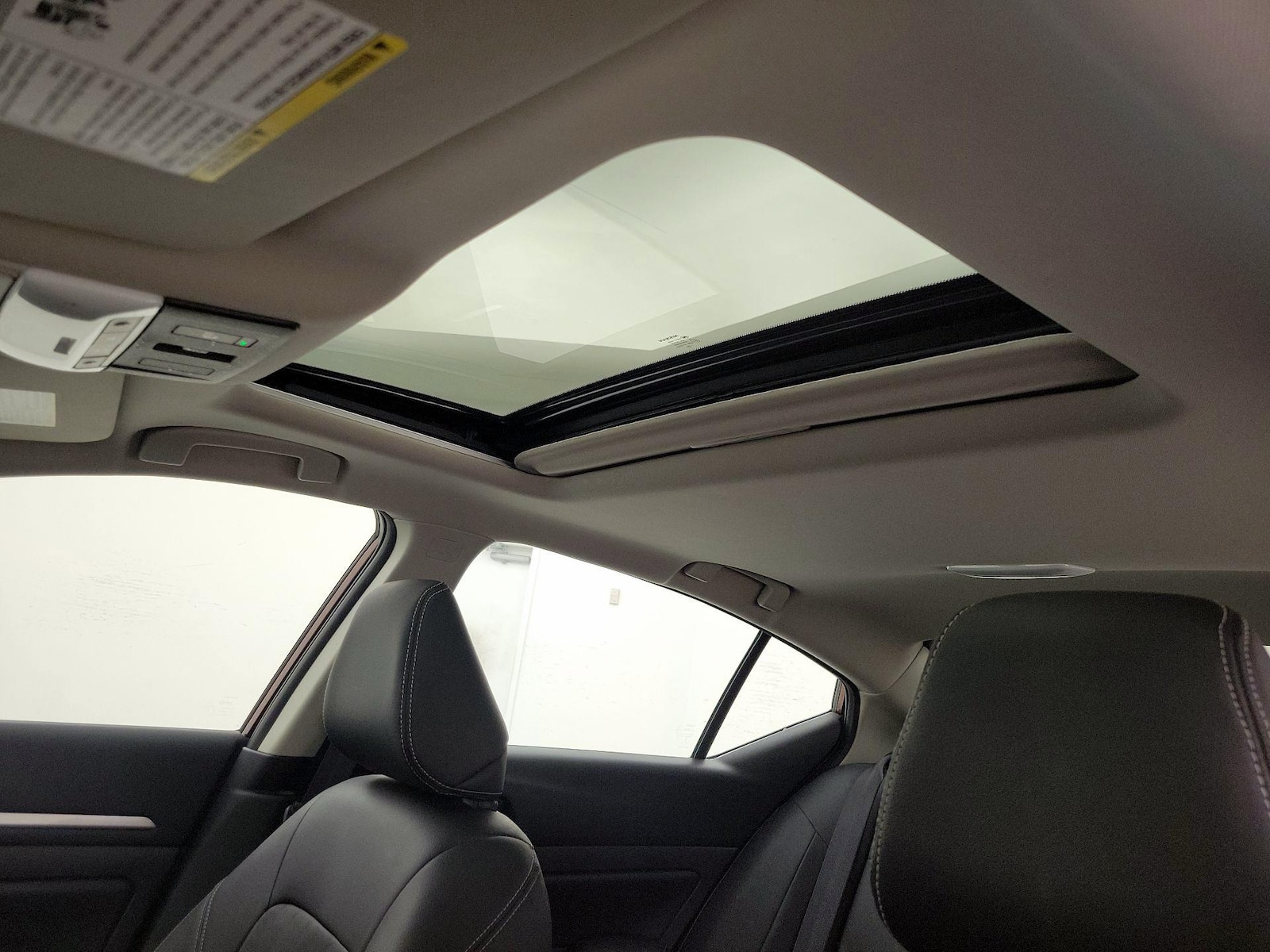 Sunroof(s) & Overhead Airbags