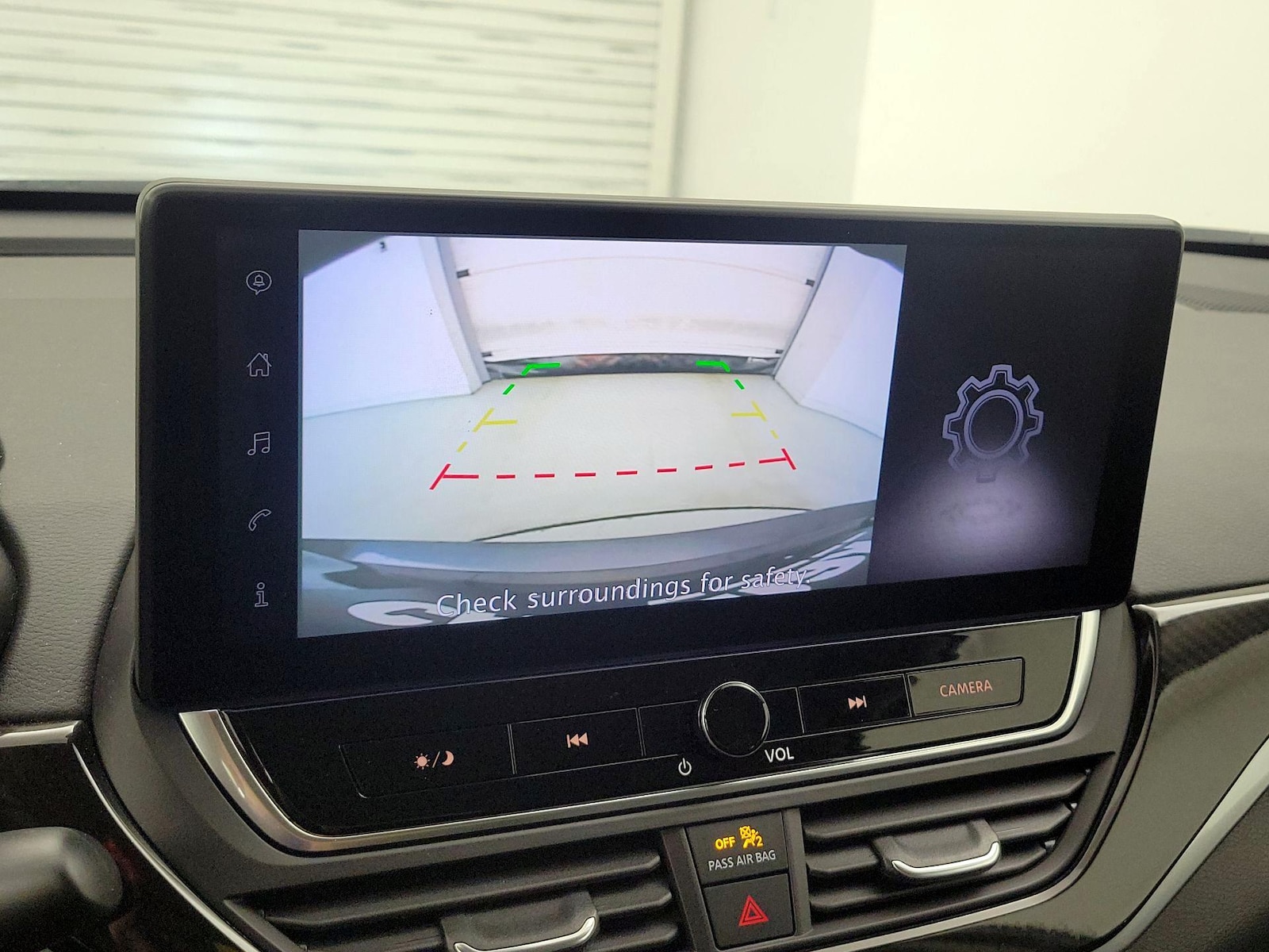 2025 Nissan Altima SR - Photo 15