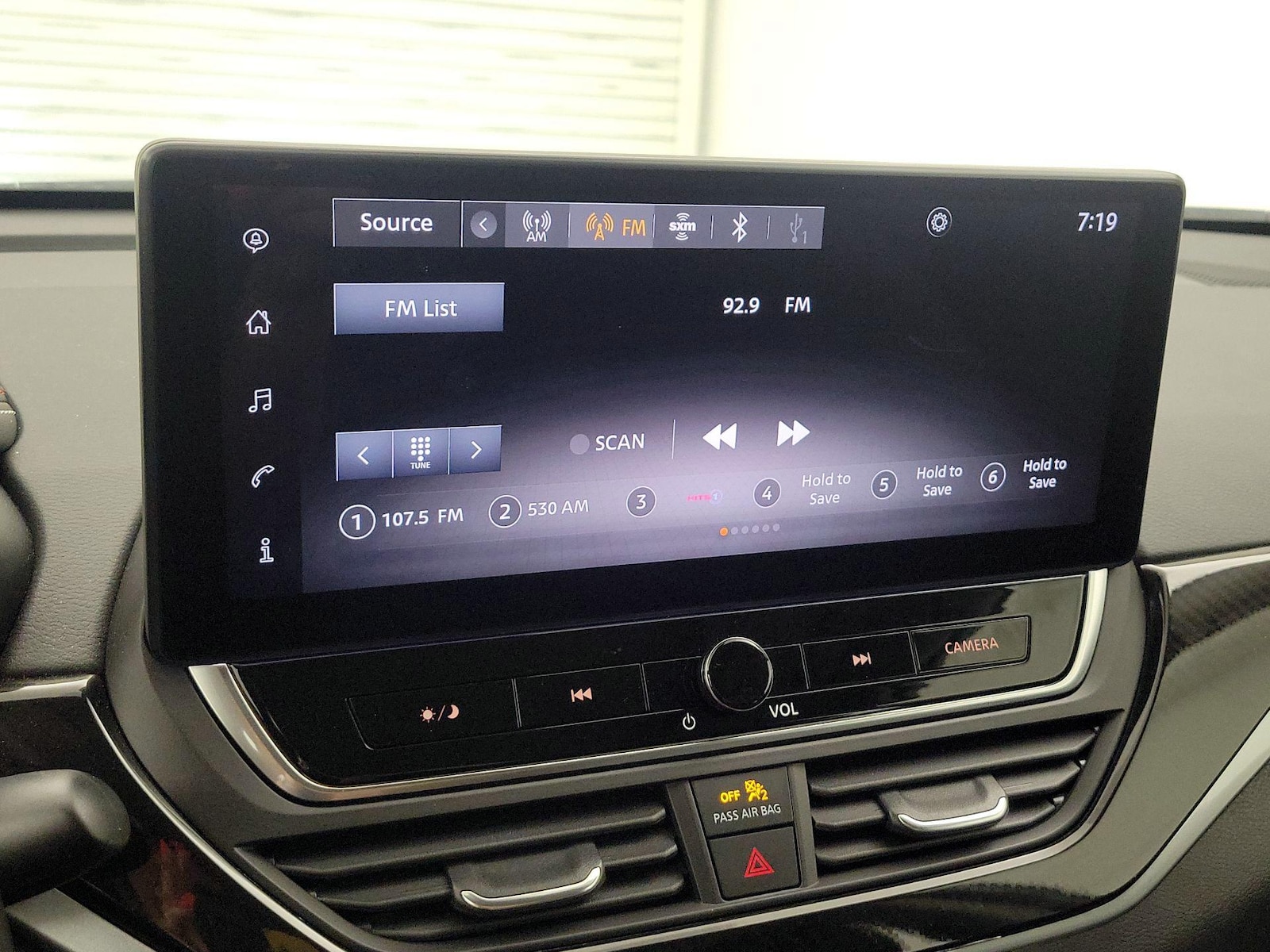 2025 Nissan Altima SR - Photo 16