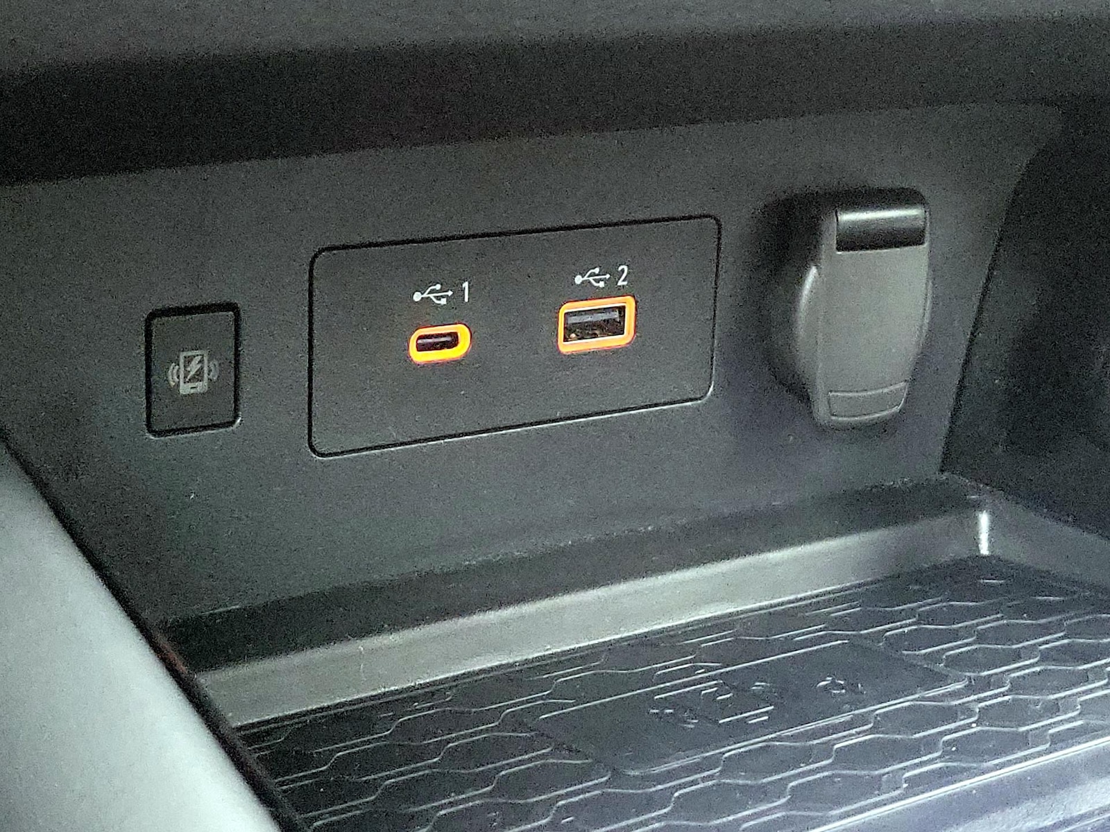 2025 Nissan Altima SR - Photo 19