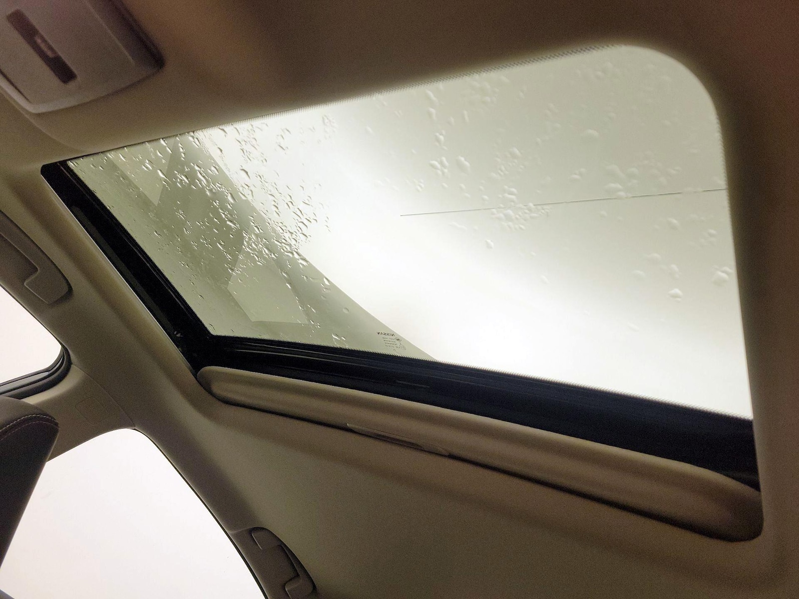 Sunroof(s) & Overhead Airbags