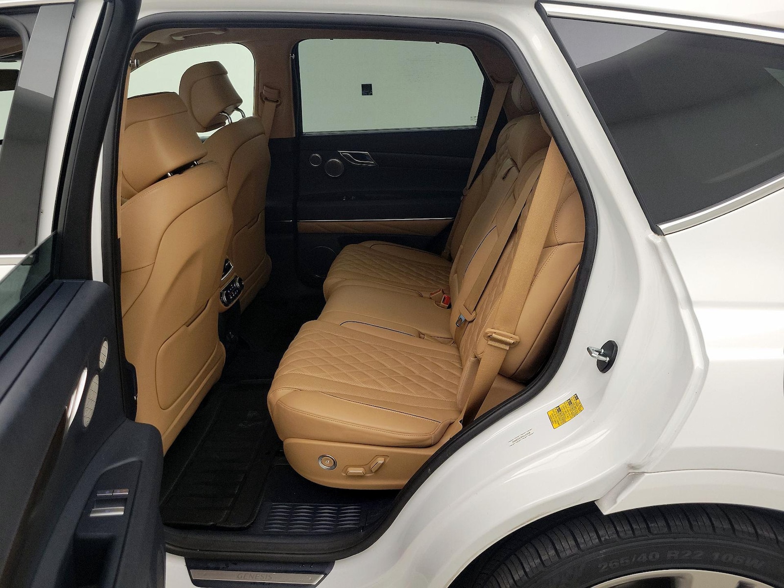 Rear A/C Seat(s)