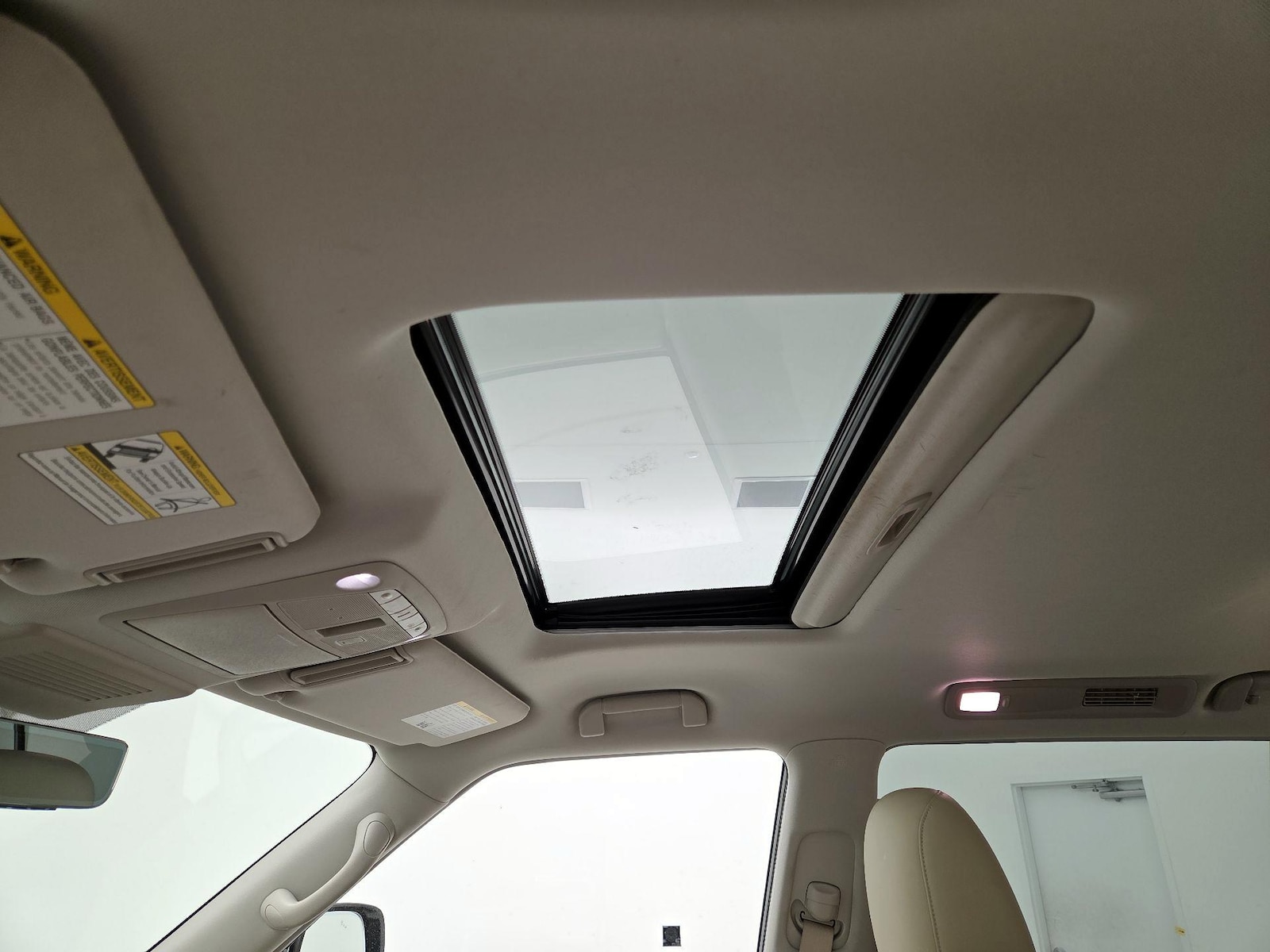 Sunroof(s) & Overhead Airbags