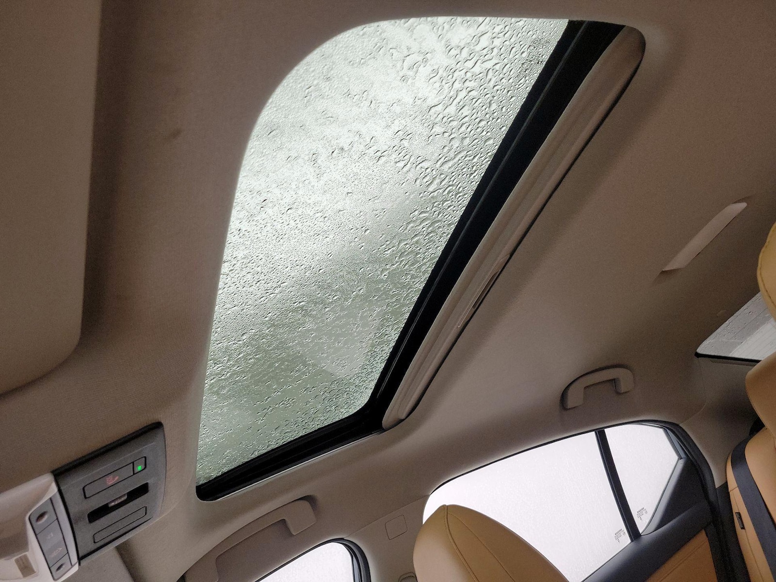 Sunroof(s) & Overhead Airbags