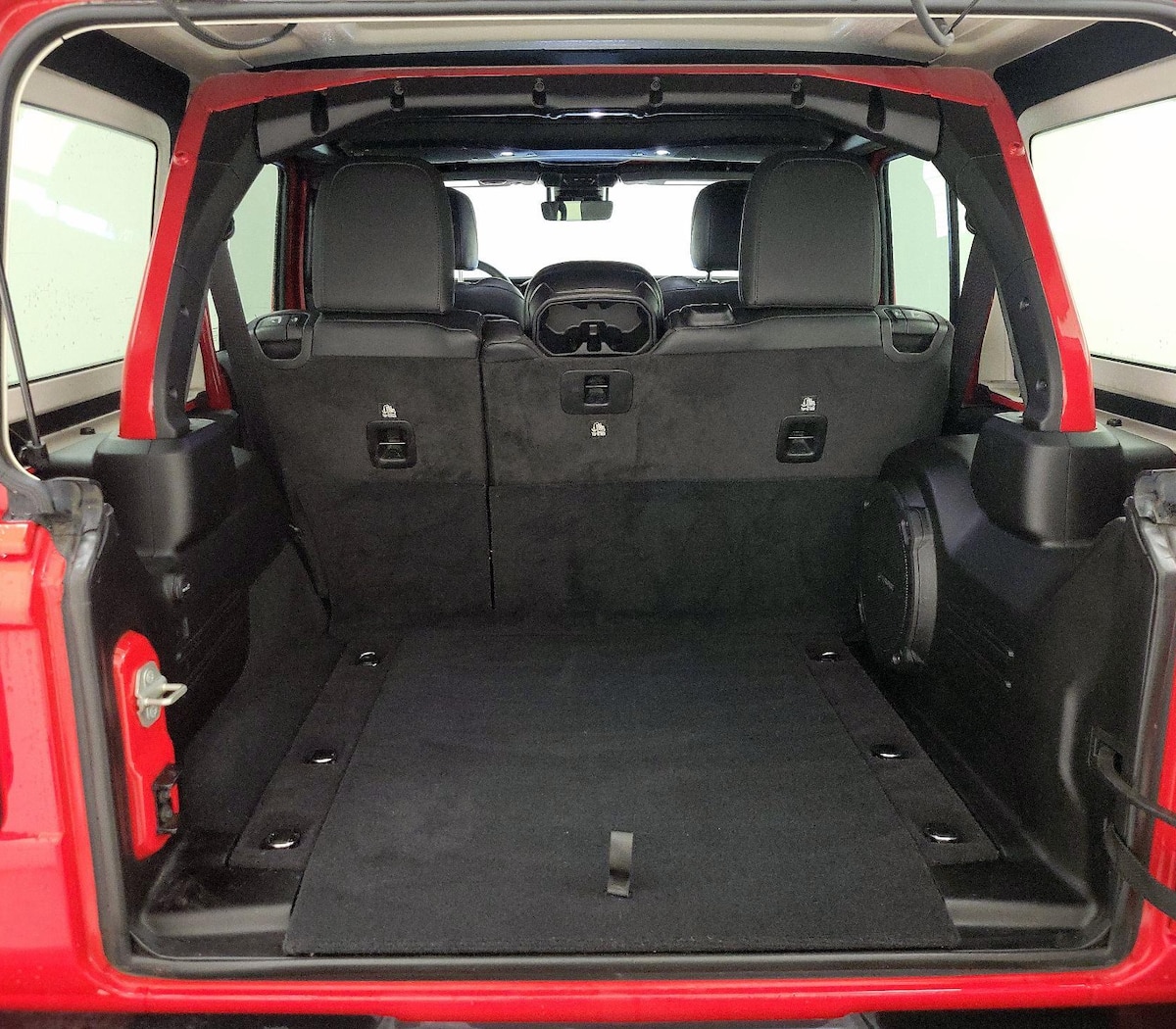Trunk/Cargo (Seats Up)