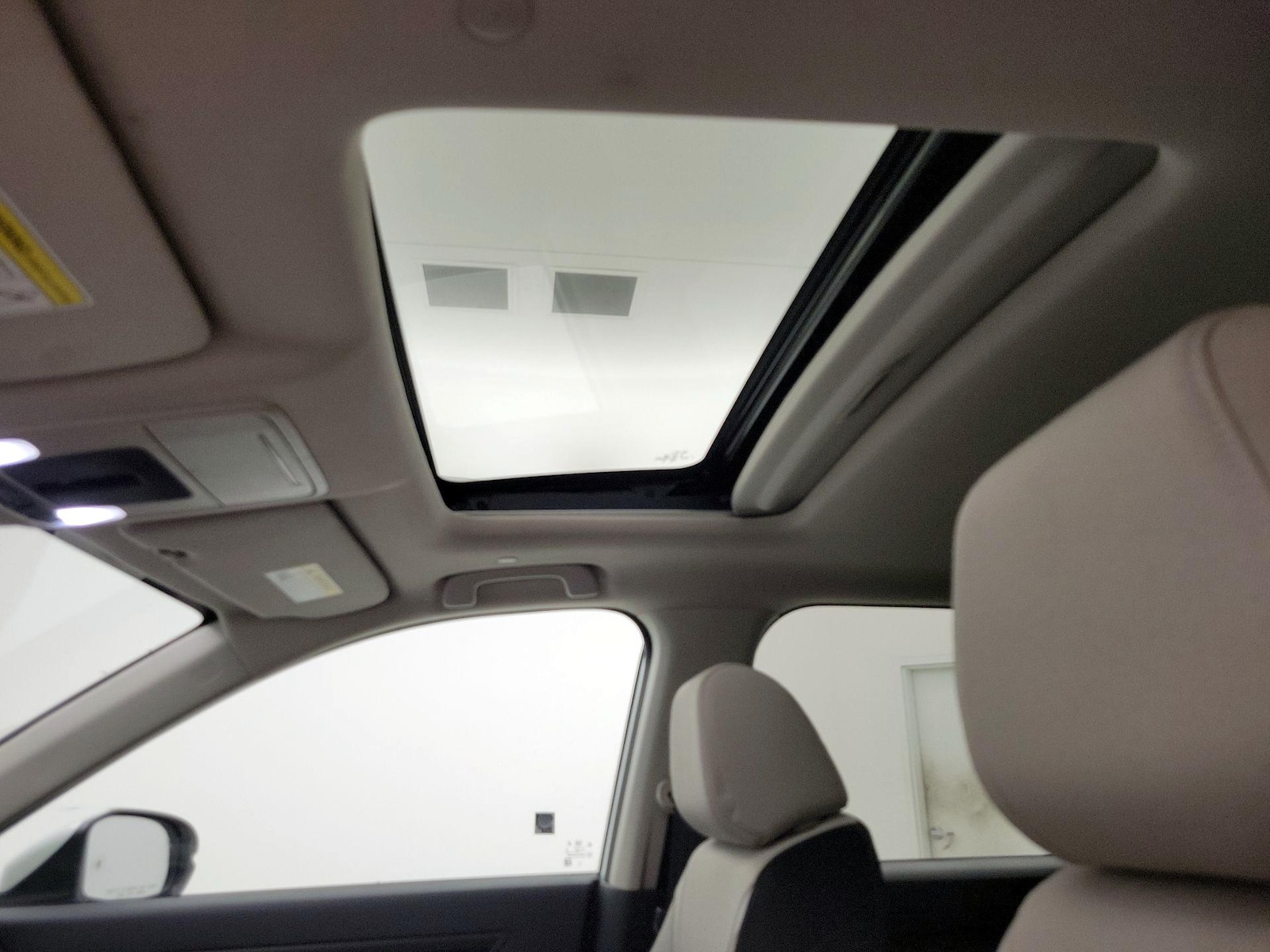 Sunroof(s) & Overhead Airbags
