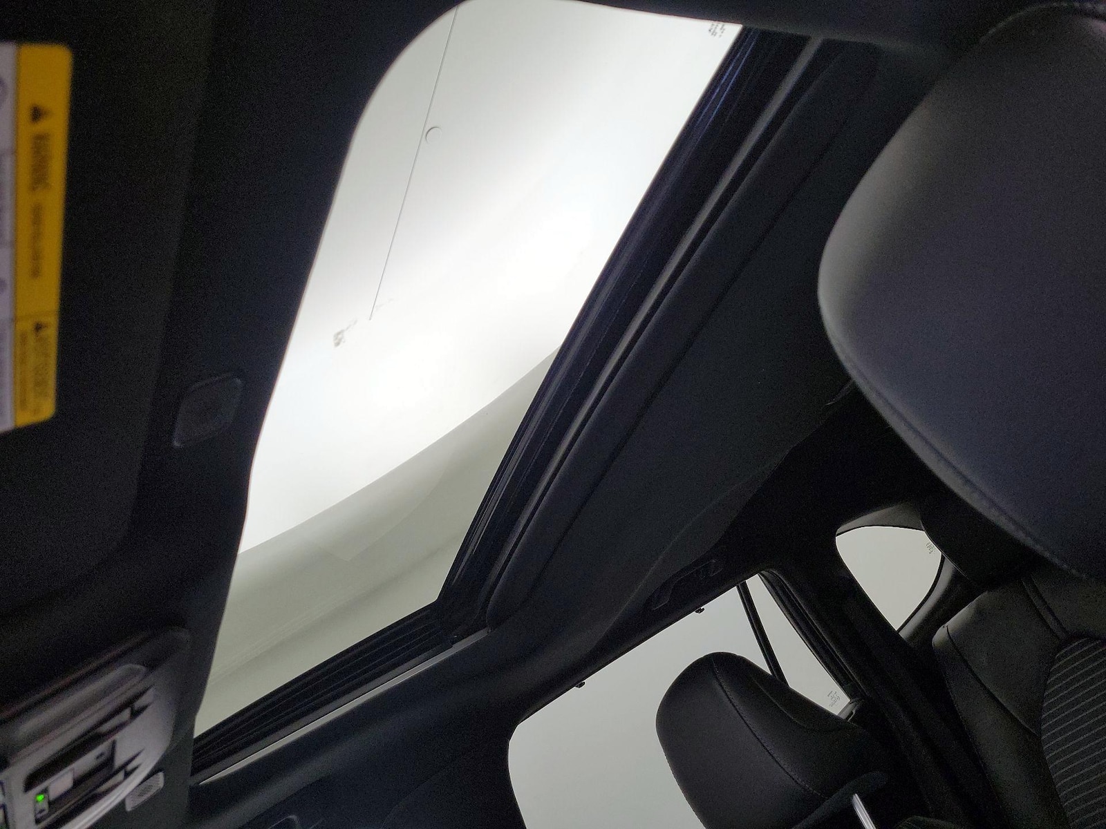 Sunroof(s) & Overhead Airbags