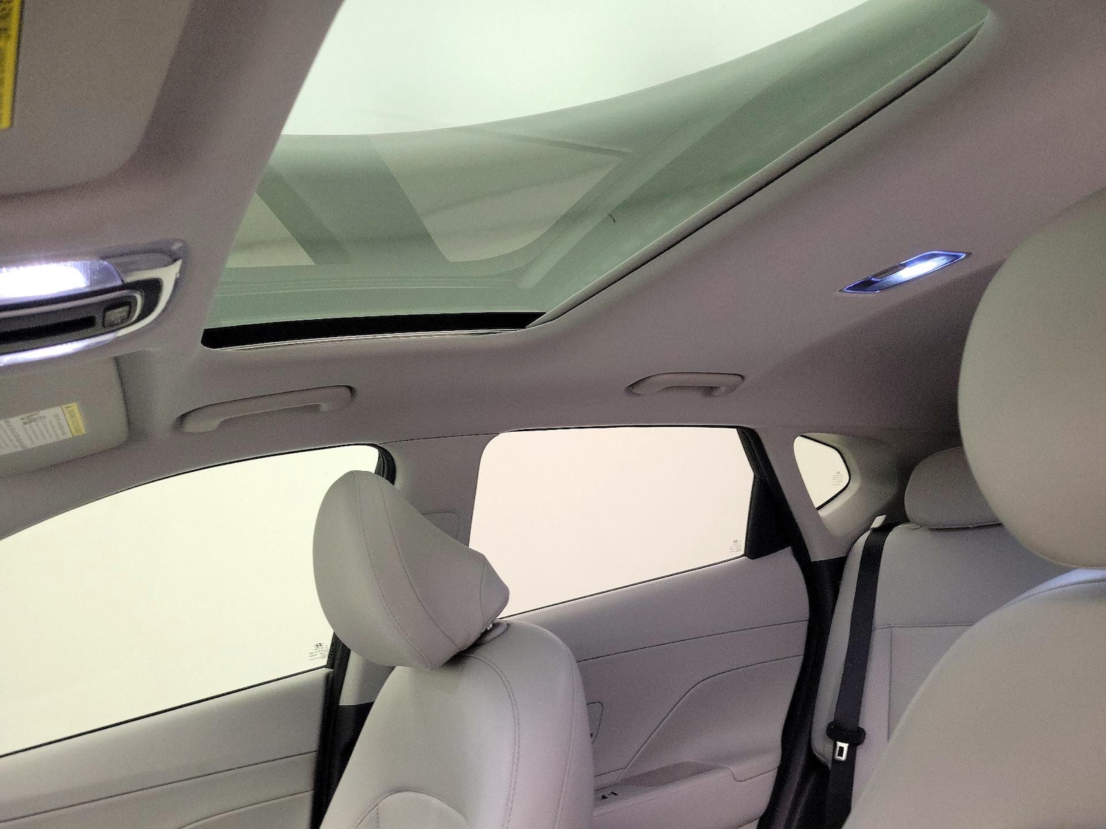 Sunroof(s) & Overhead Airbags